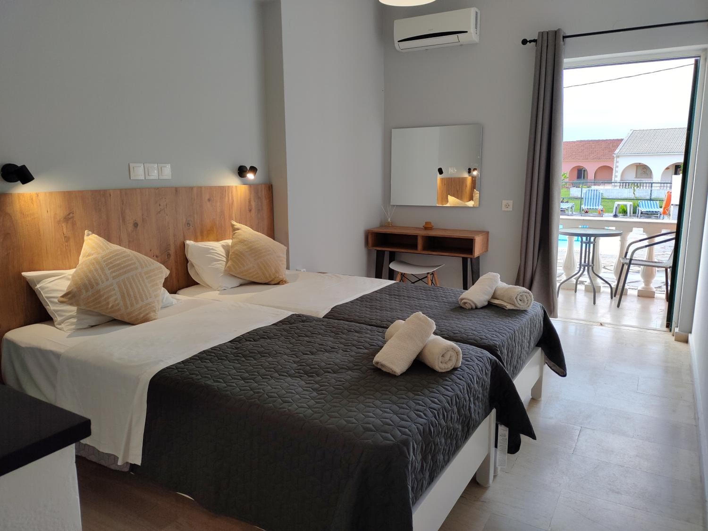 Valentinos Apartments, Roda, photo 2