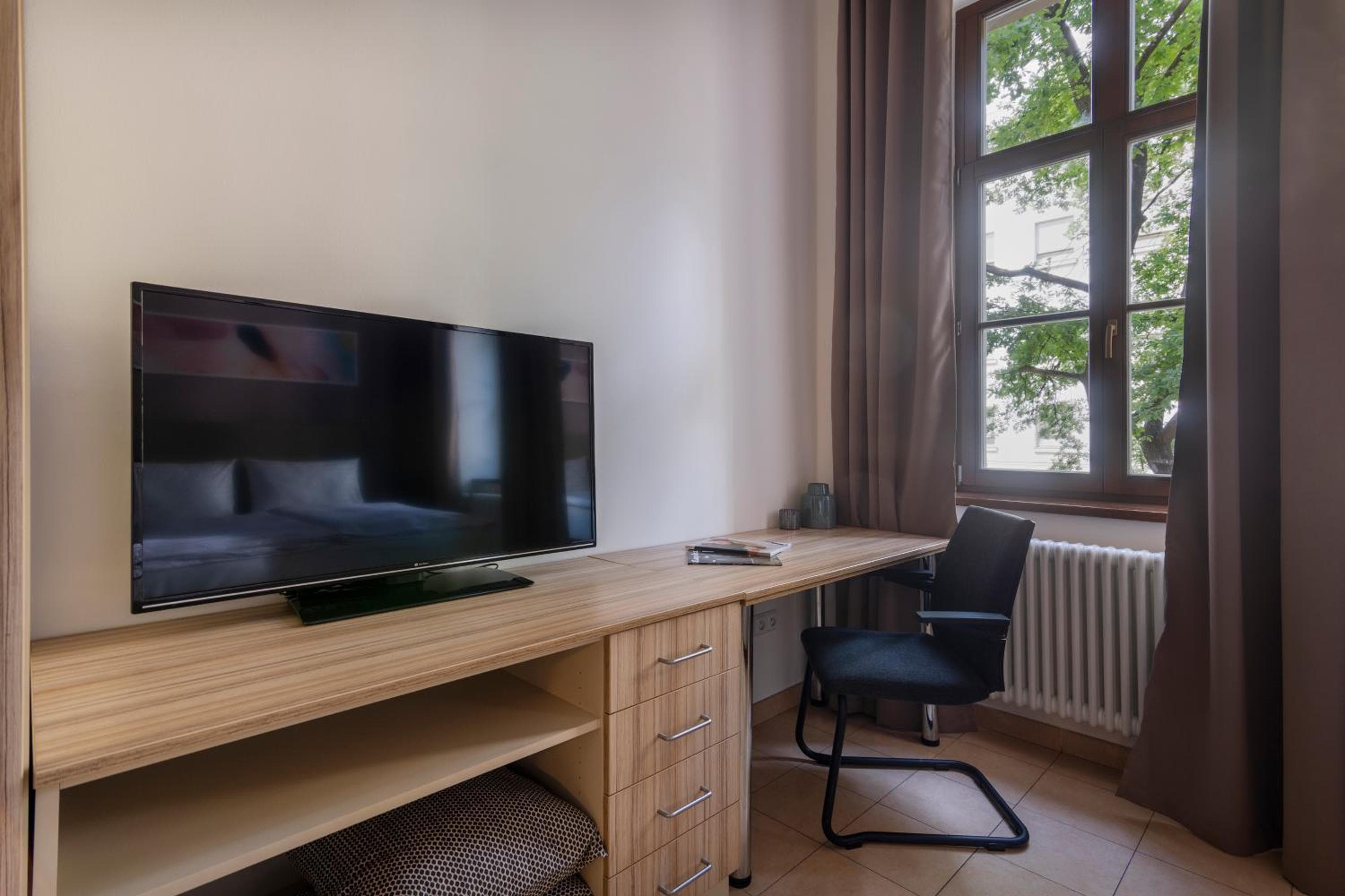 Bohemian Dreams Apartments and Suites by Dwellfort, Prague, photo 5