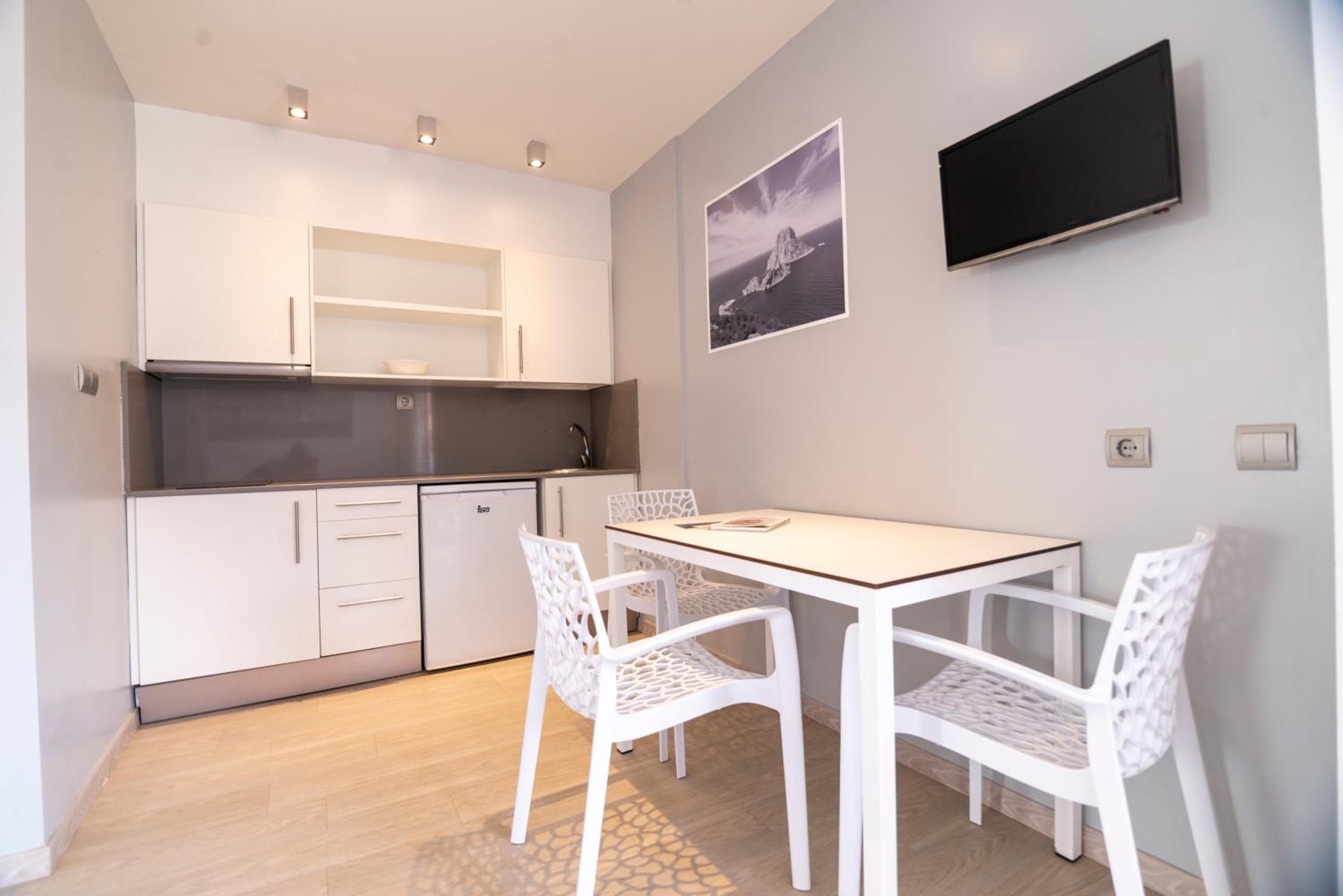 Apartamentos Bora Bora - Adults Only, Playa d'en Bossa, photo 2