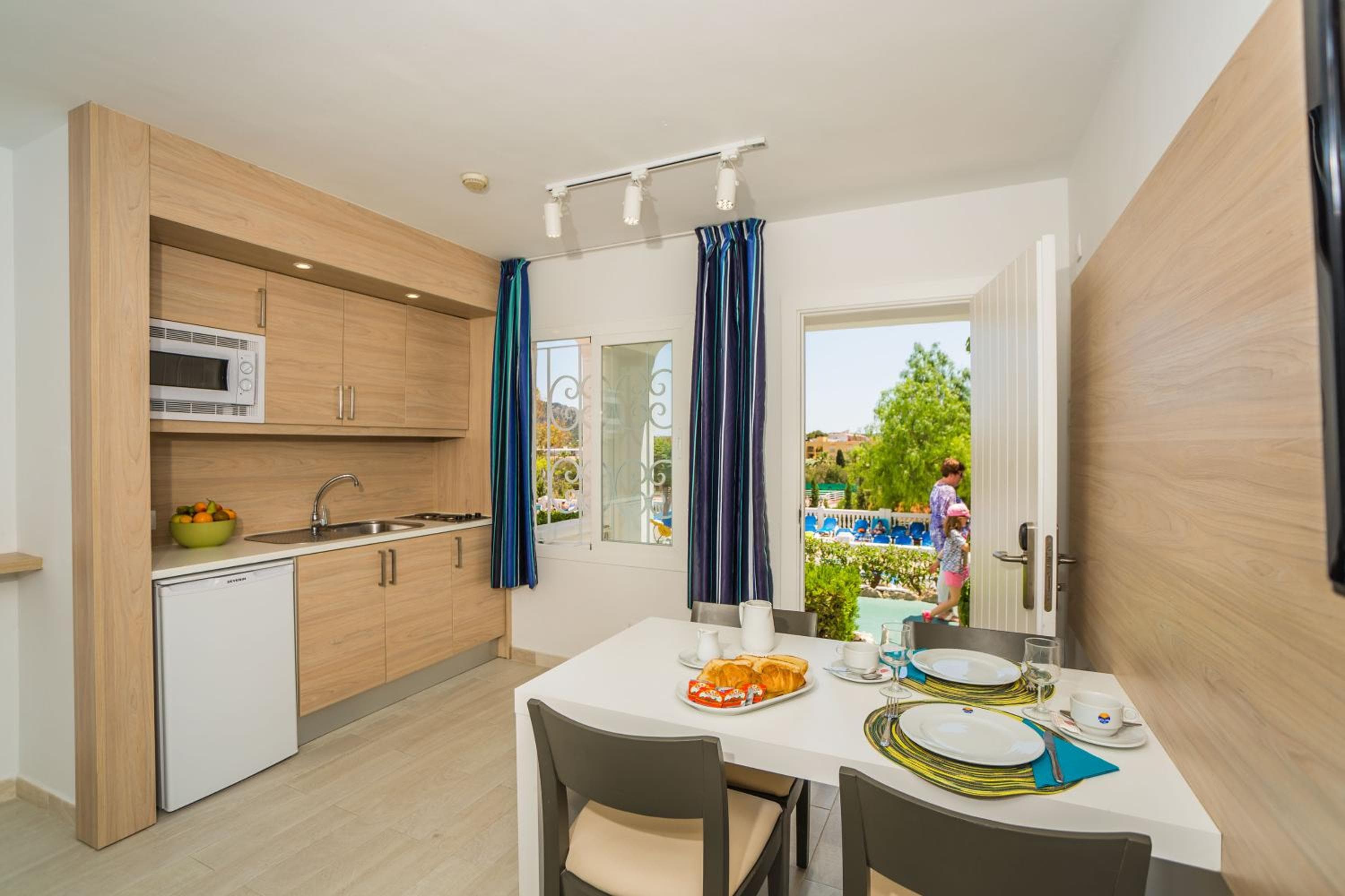 Aparthotel Holiday Center, Santa Ponsa, photo 3