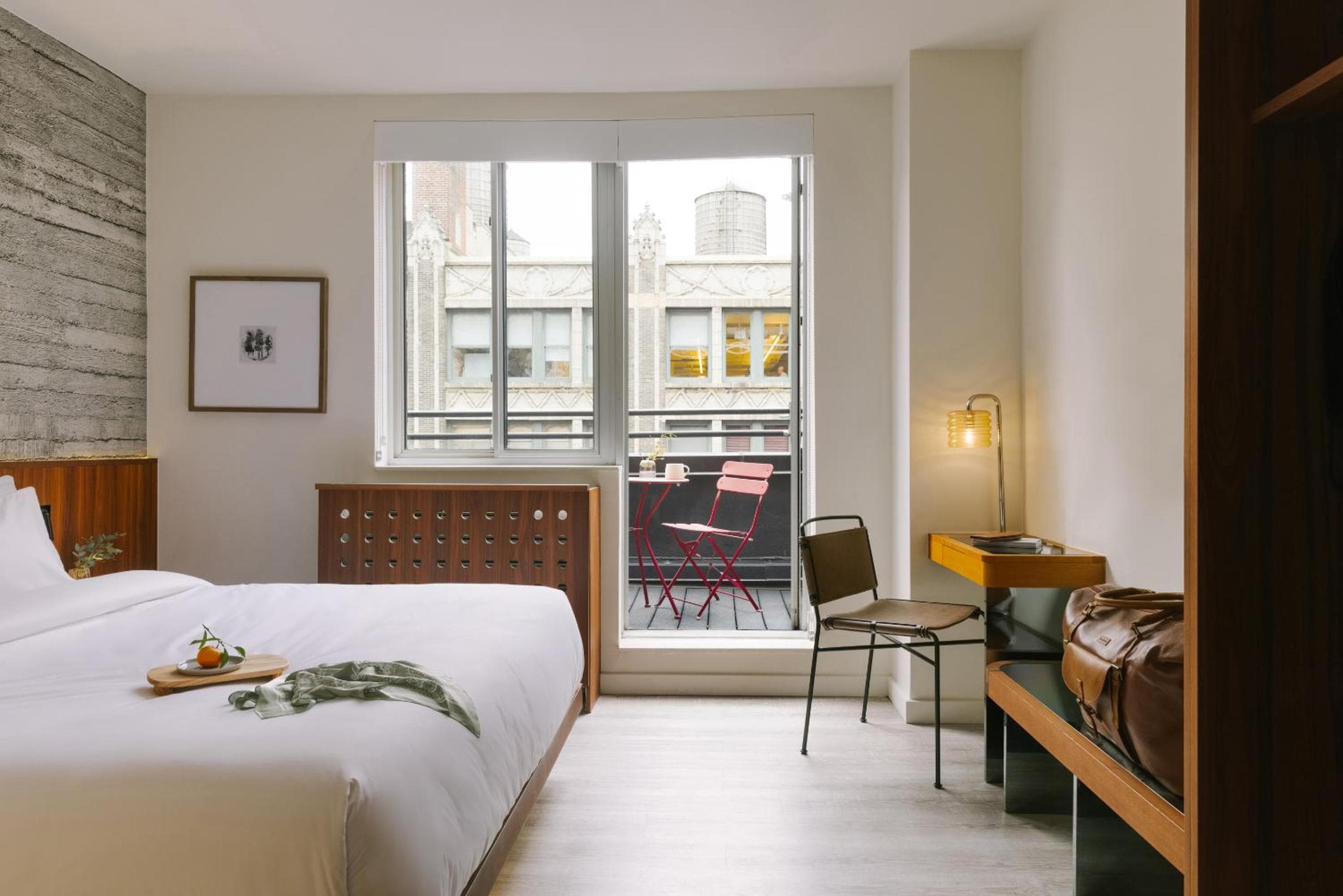 Sonder Henri on 24, New York, photo 2