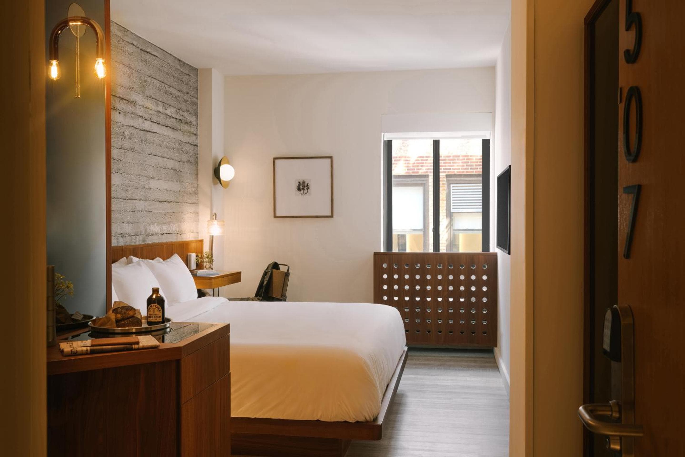 Sonder Henri on 24, New York, photo 5