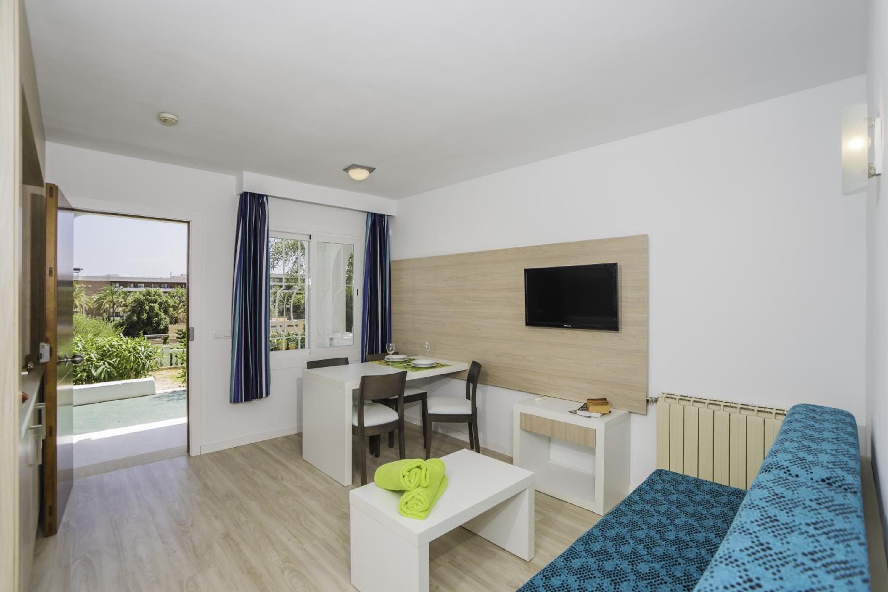 Aparthotel Holiday Center, Santa Ponsa, photo 6