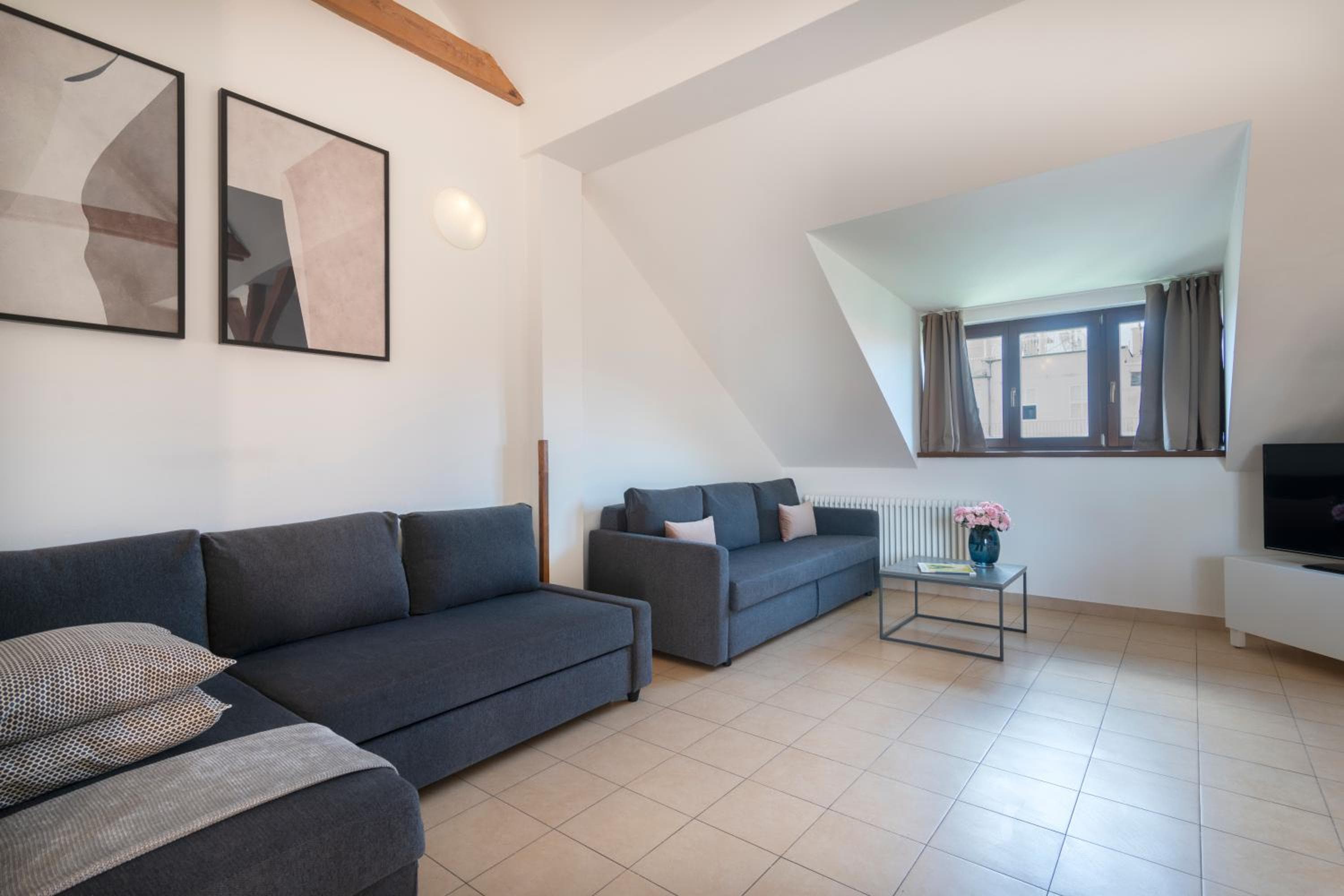 Bohemian Dreams Apartments and Suites by Dwellfort, Prague, photo 4