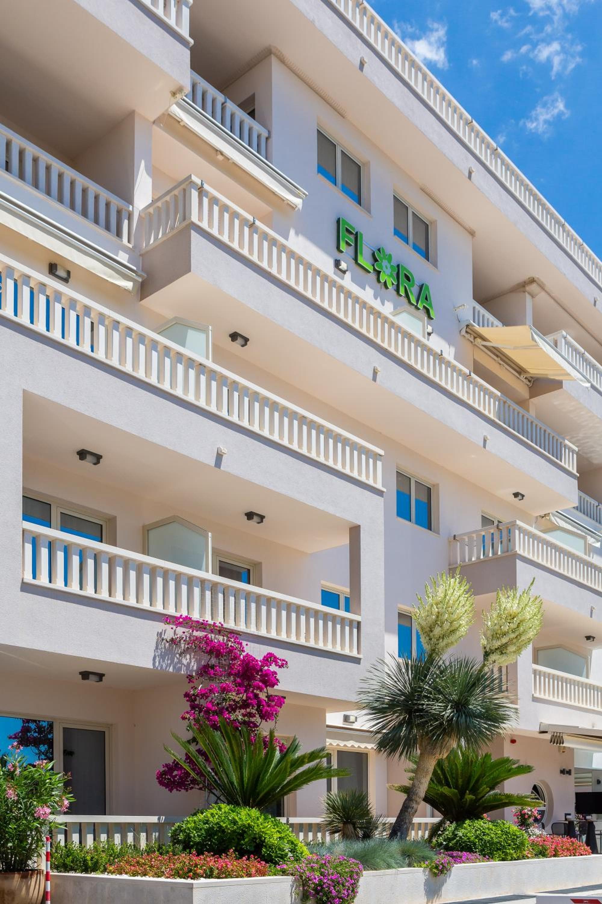 Aparthotel Flora, Tučepi
