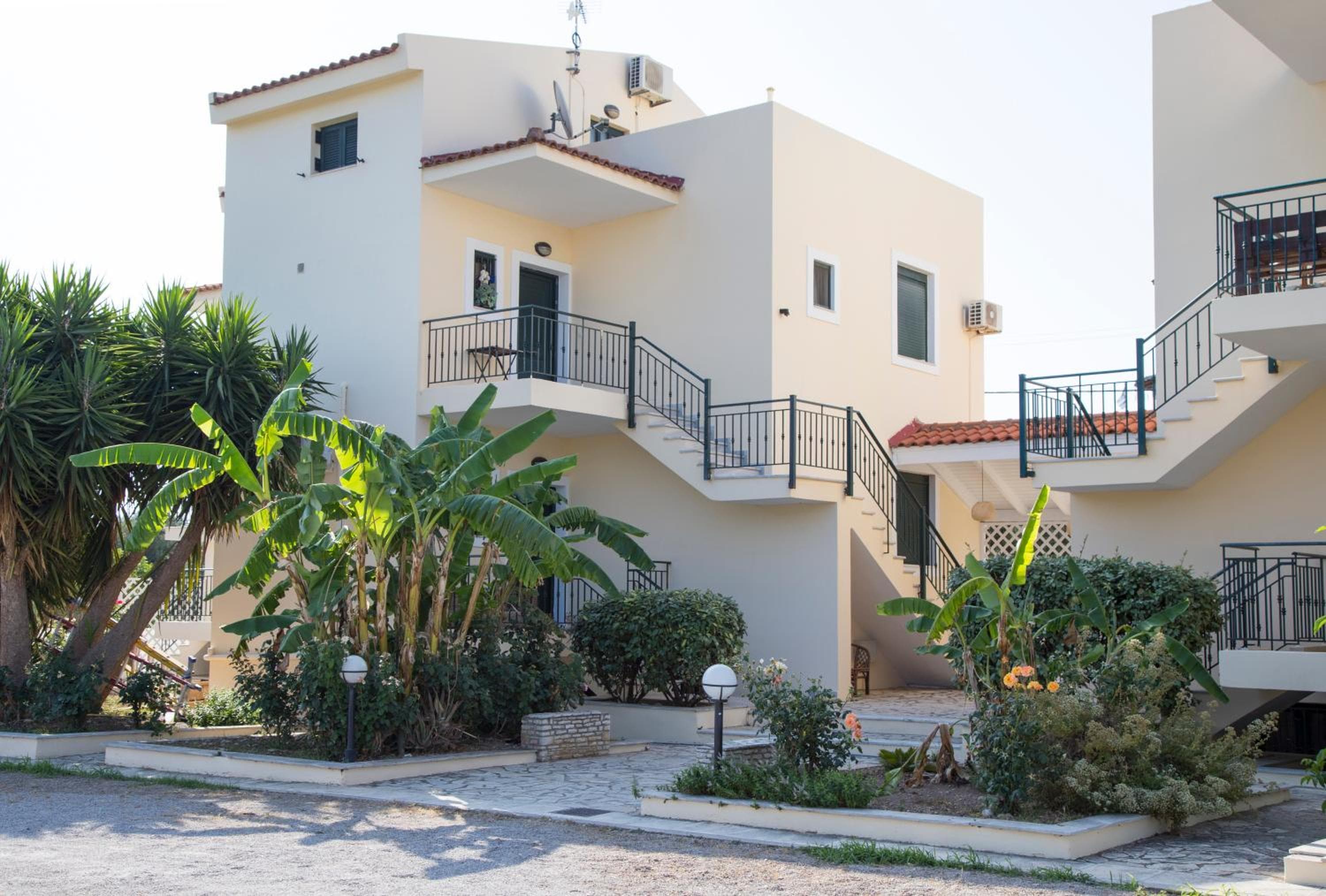 Oliva Holiday Homes, Dhiyeliótika