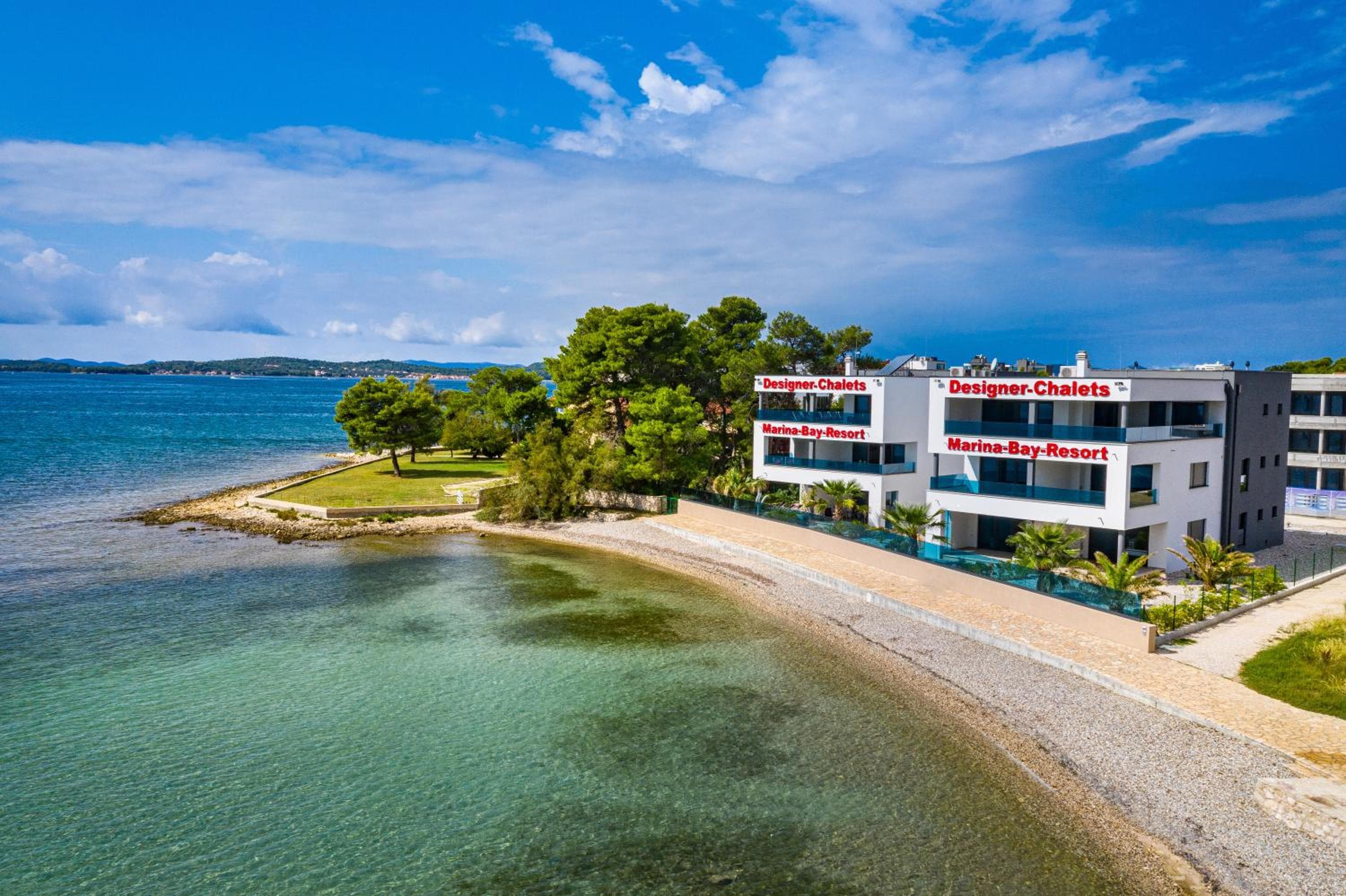 Marina-Bay-Resort - with Pool - first line to the sea, Sukošan