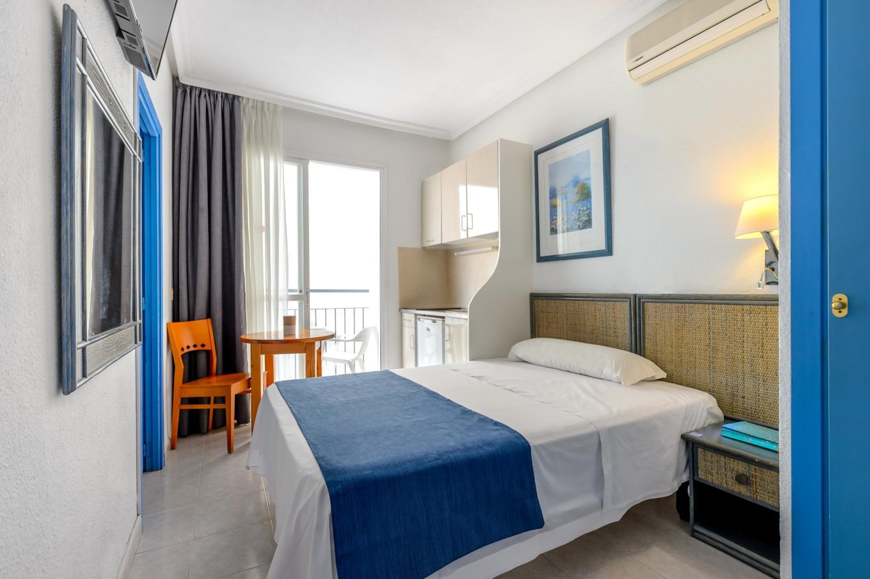 Aparthotel Vibra del Mar - Adults only, San Antonio, photo 3