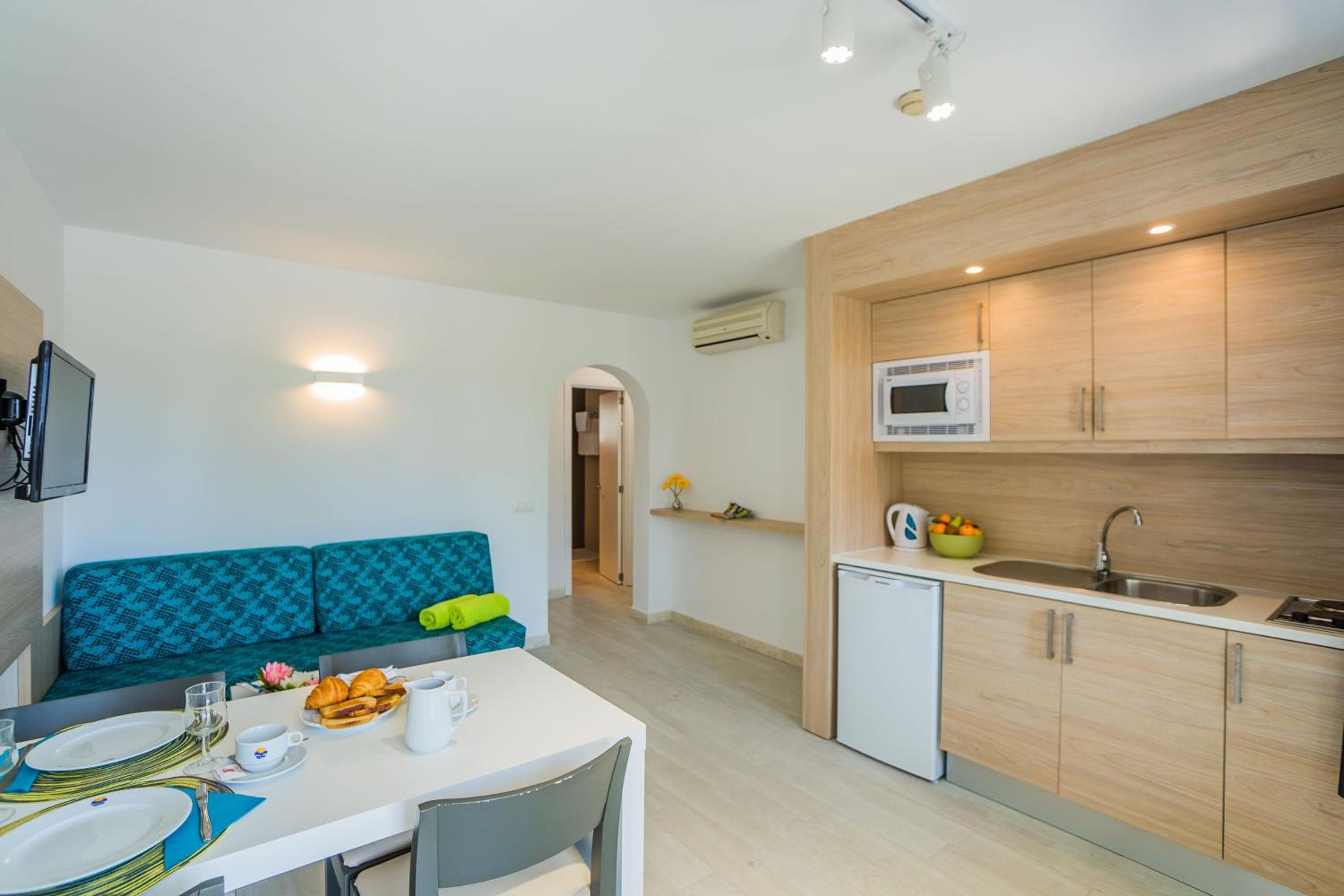 Aparthotel Holiday Center, Santa Ponsa, photo 5