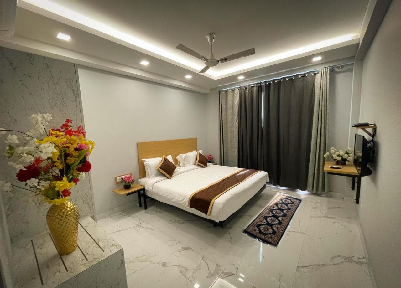 The Empire Rooms & Boutique Near Cyber City Gurgaon, Gurgaon, photo 3