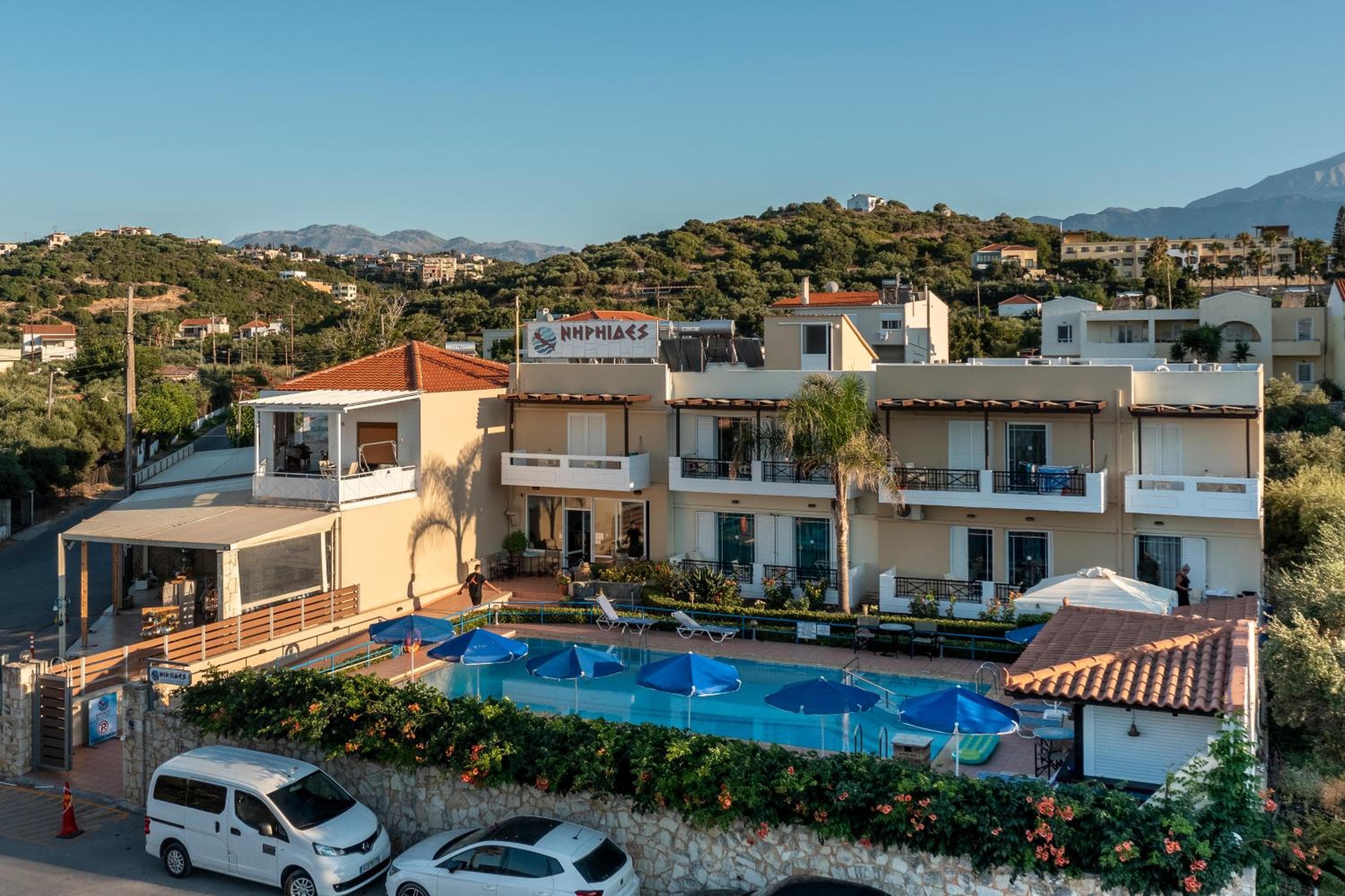 Niriides Hotel Apts Studios, Almirida
