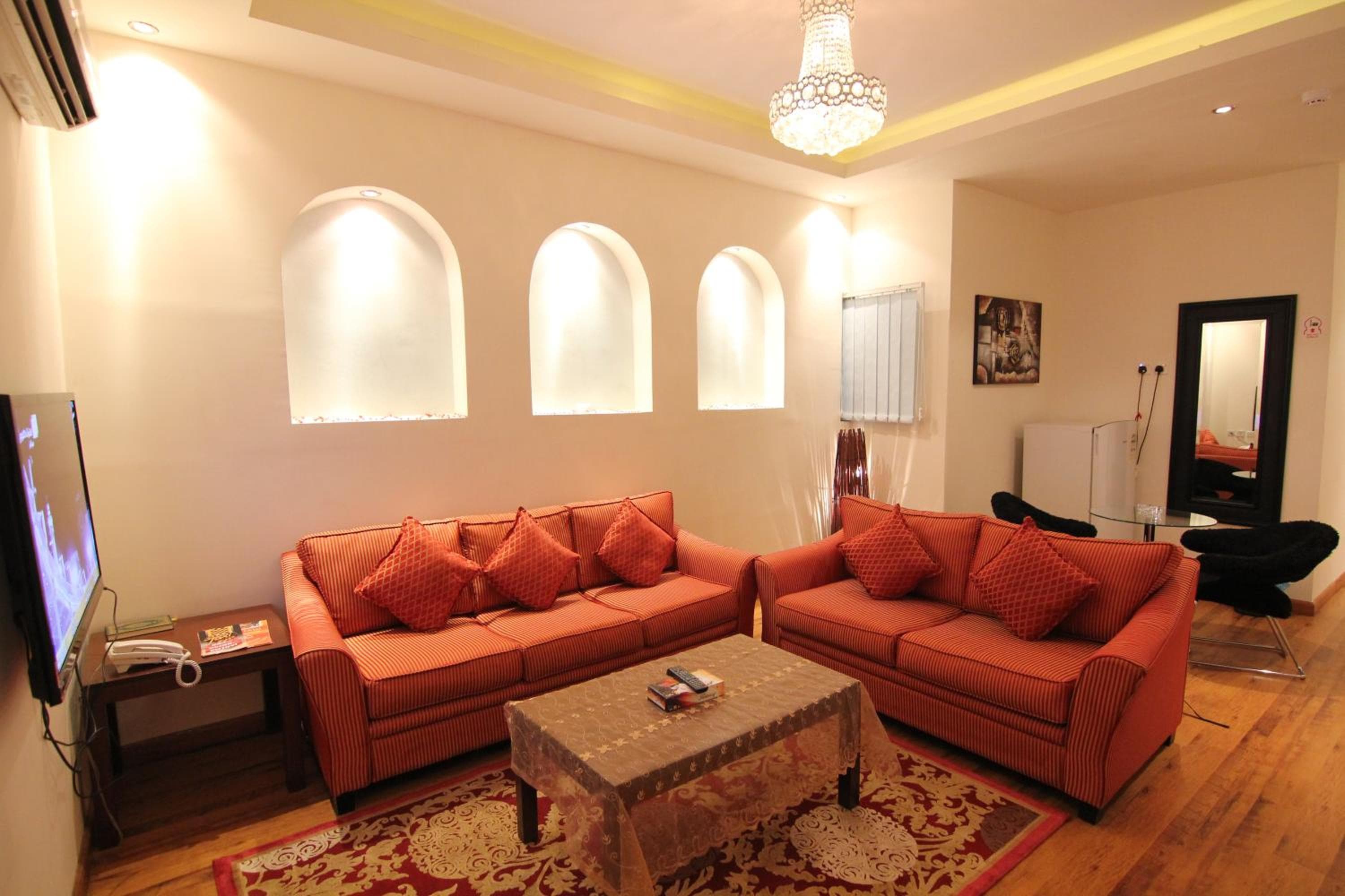 Towlan - تولان للشقق المخدومة فرع جابر, Riyadh, photo 4
