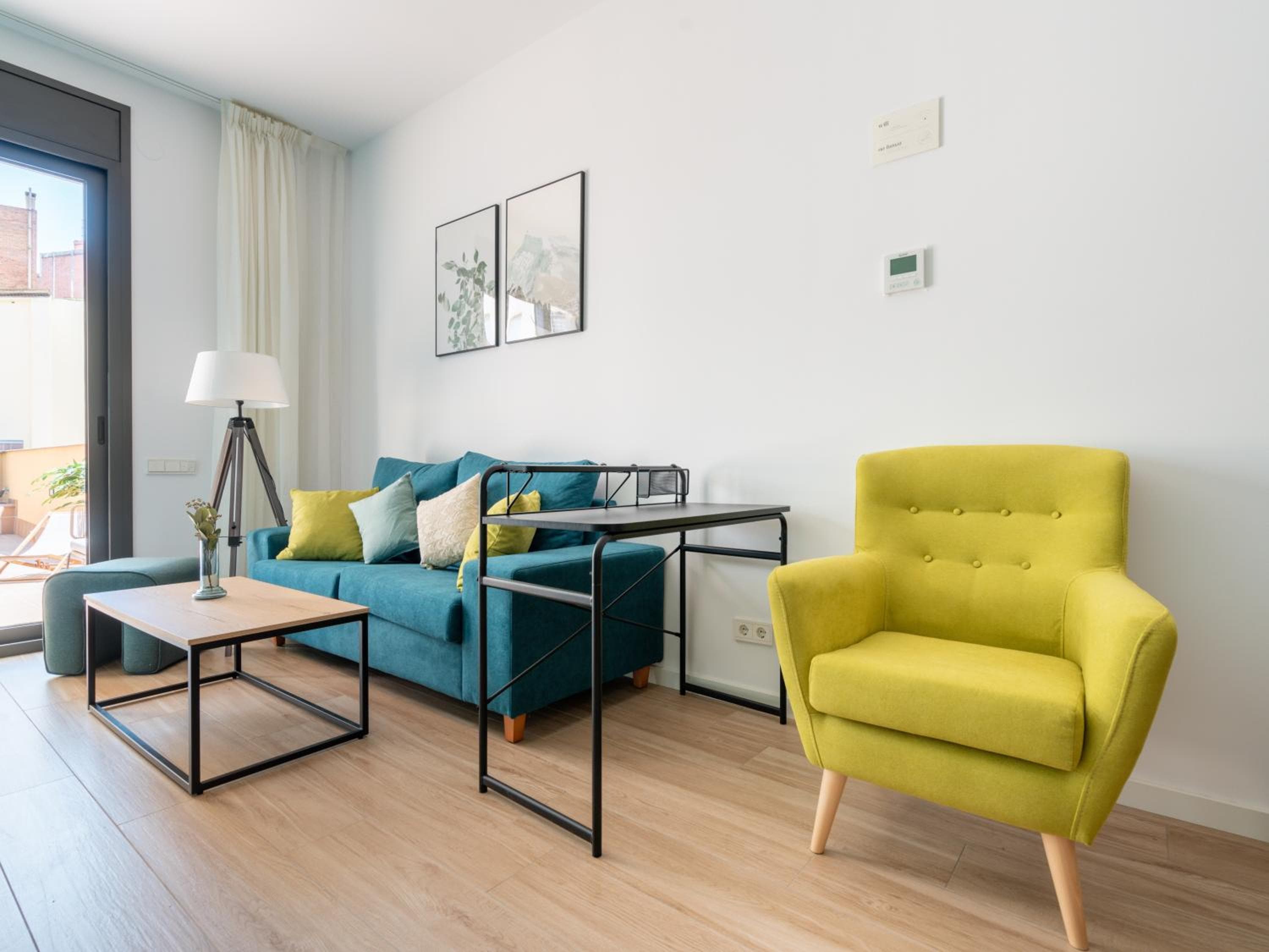 Limehome Barcelona Carrer de Besalú 90 - estancia temporal, Barcelona, photo 6