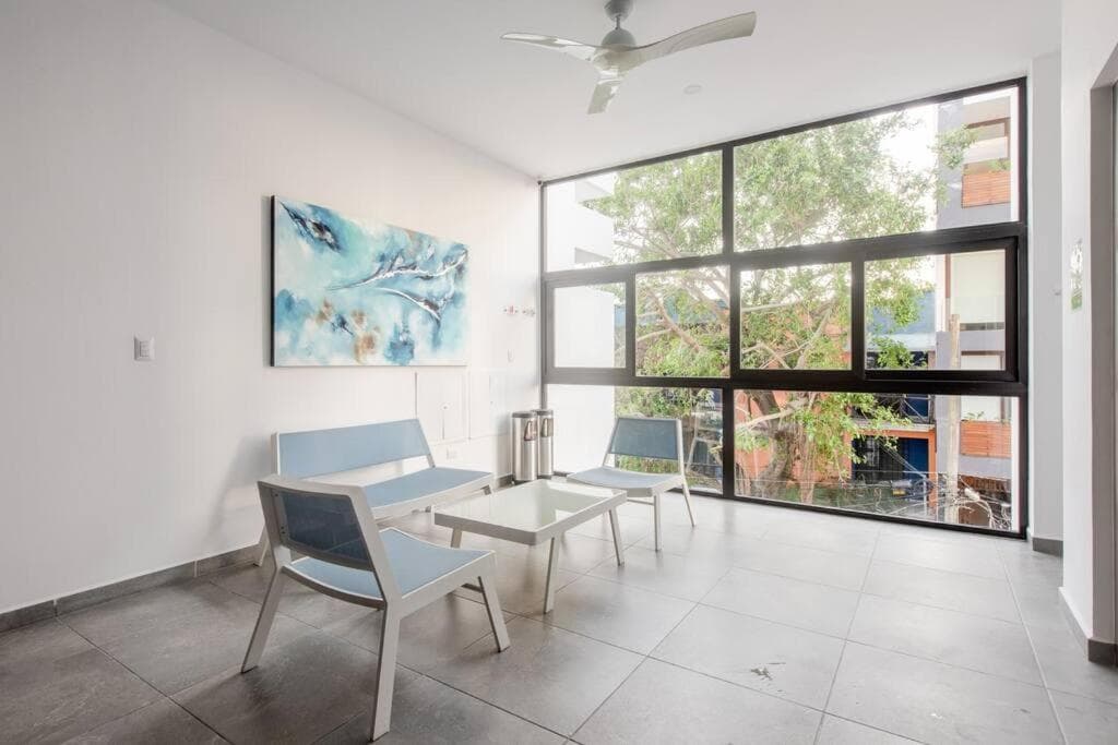OneBR w Balcony or Small Studio in Playa del Carmen, BBQ, Pool Infinite, Whirlpool, AC, TV Smart, 200mb, Playa del Carmen, photo 2