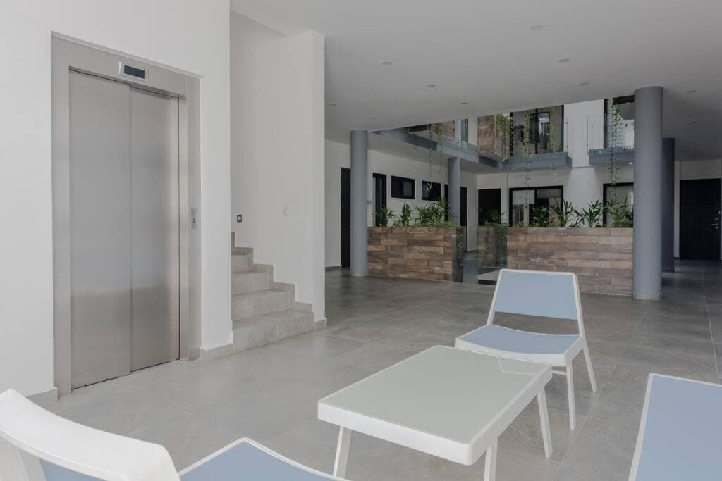 OneBR w Balcony or Small Studio in Playa del Carmen, BBQ, Pool Infinite, Whirlpool, AC, TV Smart, 200mb, Playa del Carmen, photo 4