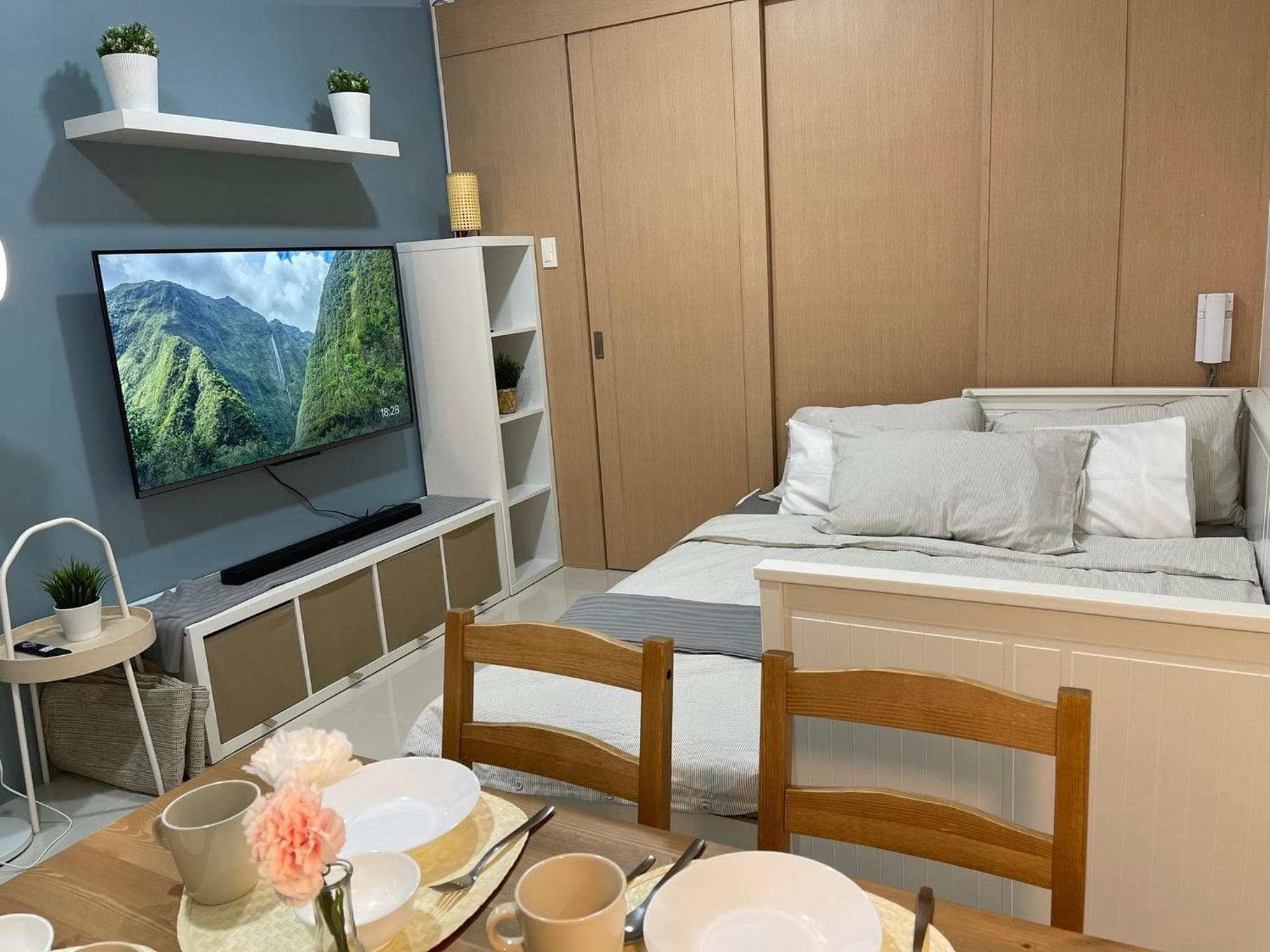 1 BR Cozy Modern-Style Condo with Balcony & 5-star amenities at Wind Residences, Tagaytay, photo 3
