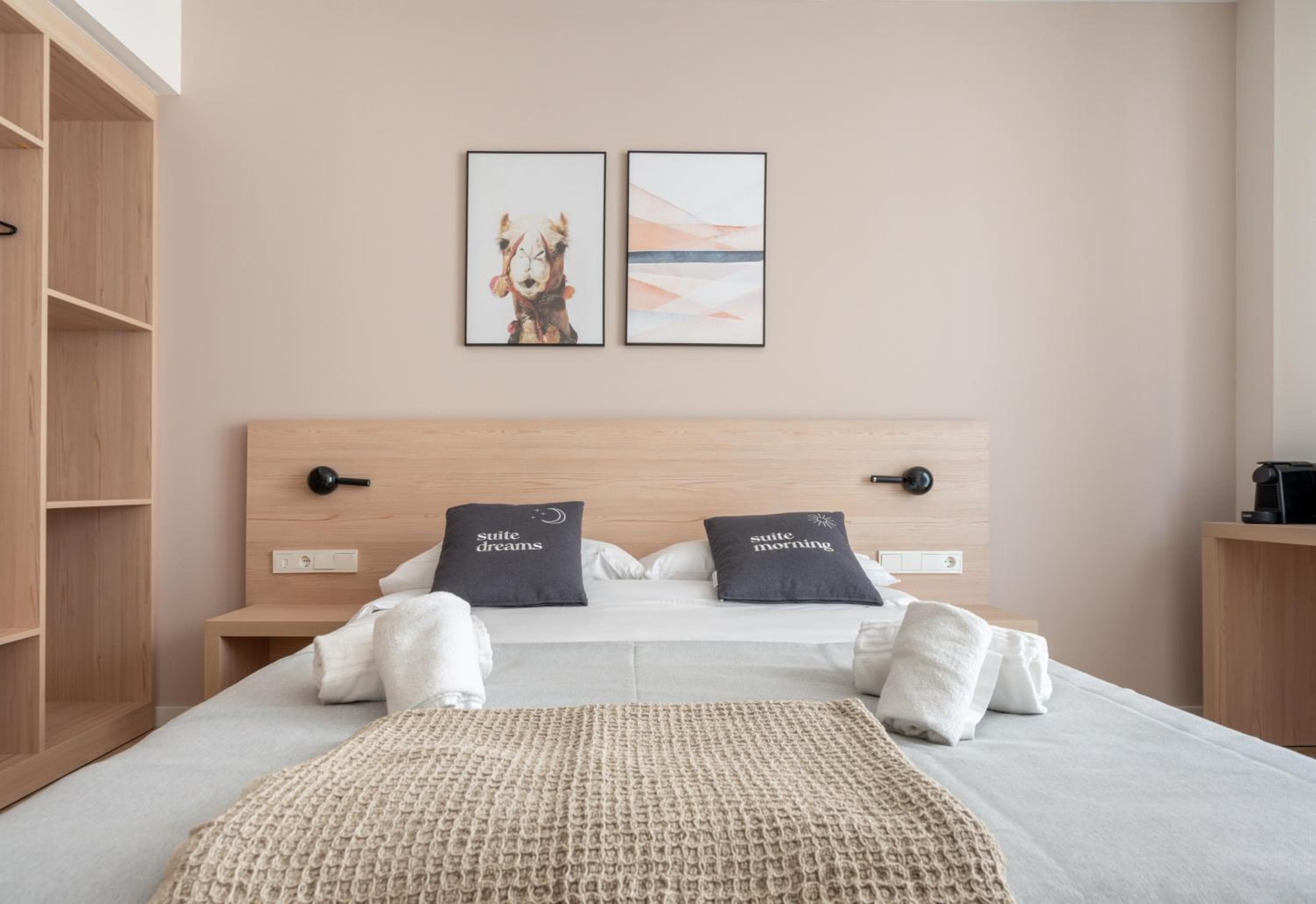 Limehome Barcelona Carrer de Besalú 82, Barcelona