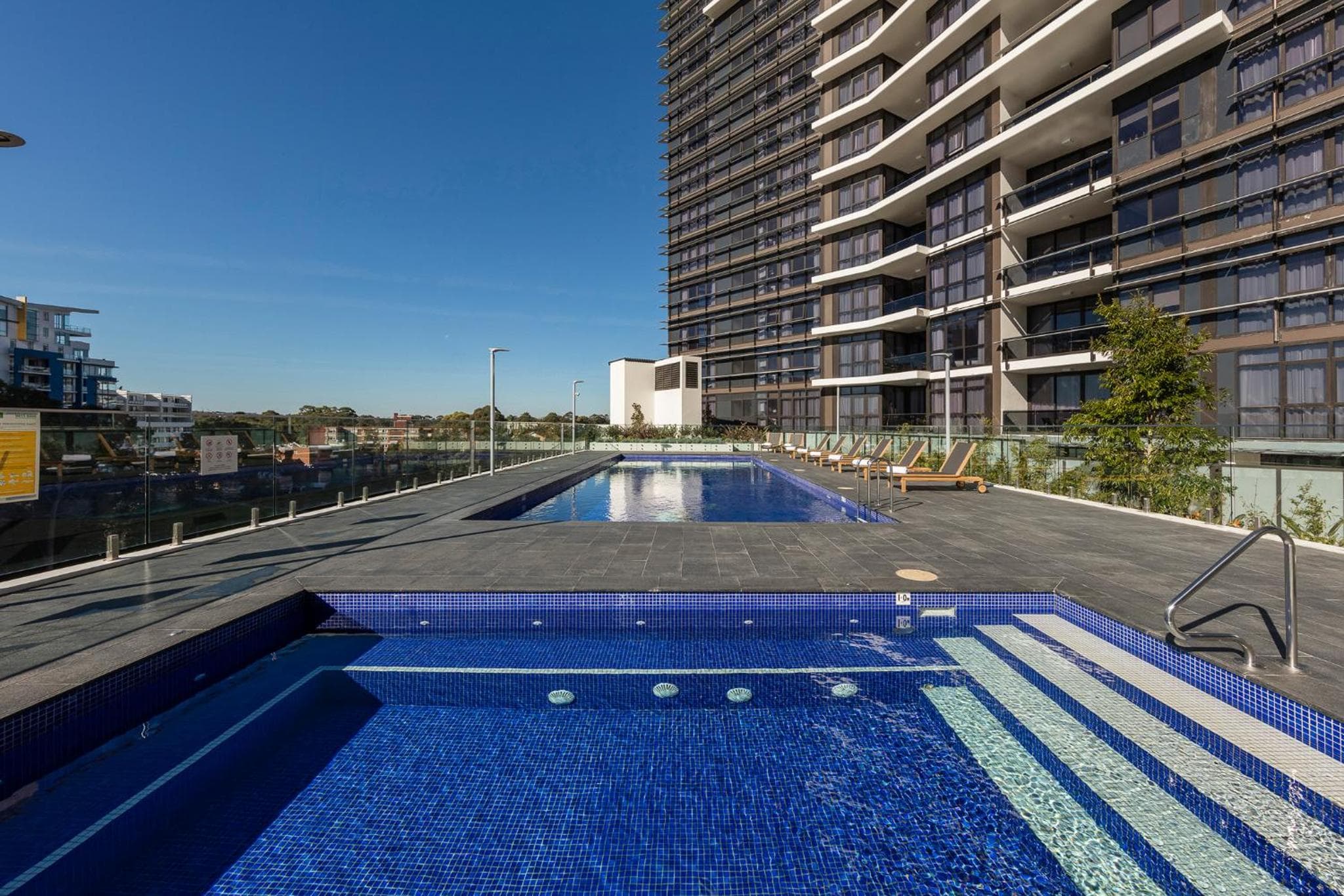 Meriton Suites Church Street, Parramatta, Sydney, photo 6