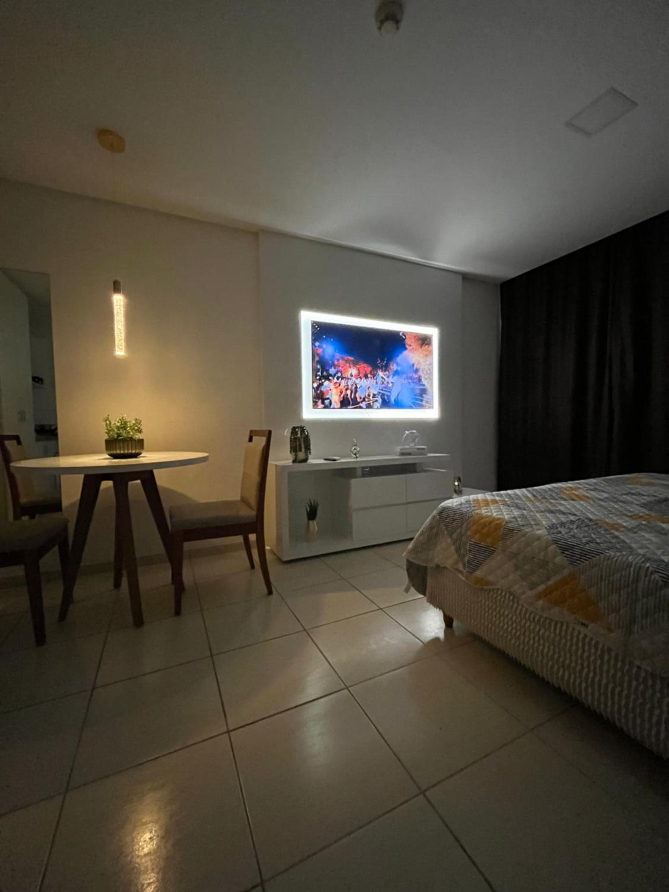 Suíte luxo com tela de cinema no América Towers Studio Residence, Salvador, photo 3
