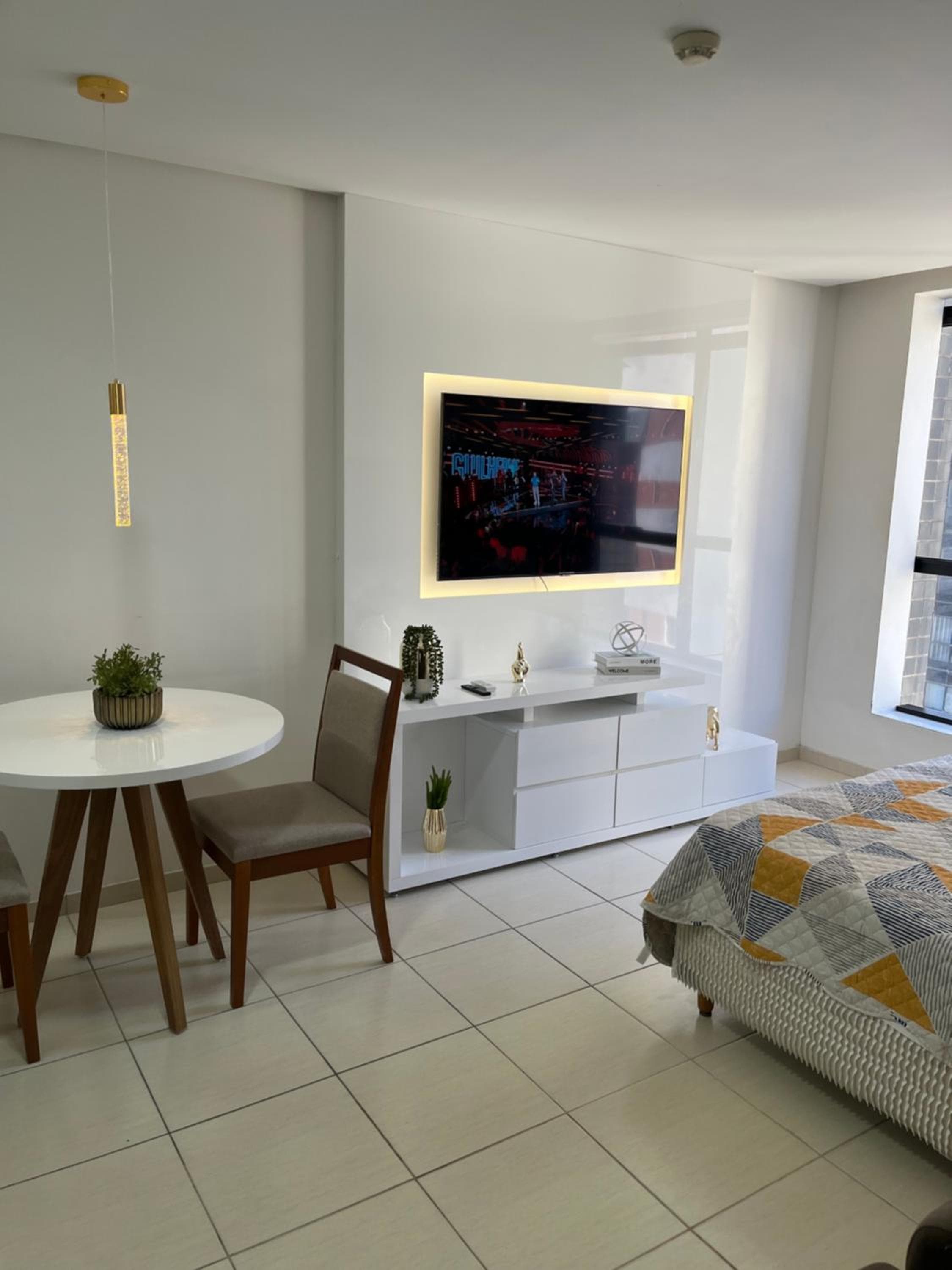 Suíte luxo com tela de cinema no América Towers Studio Residence, Salvador, photo 6