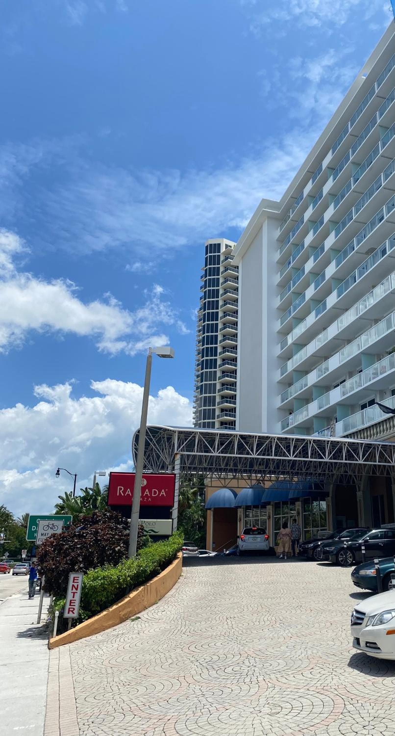 Beachfront condo in Miami!, Sunny Isles Beach