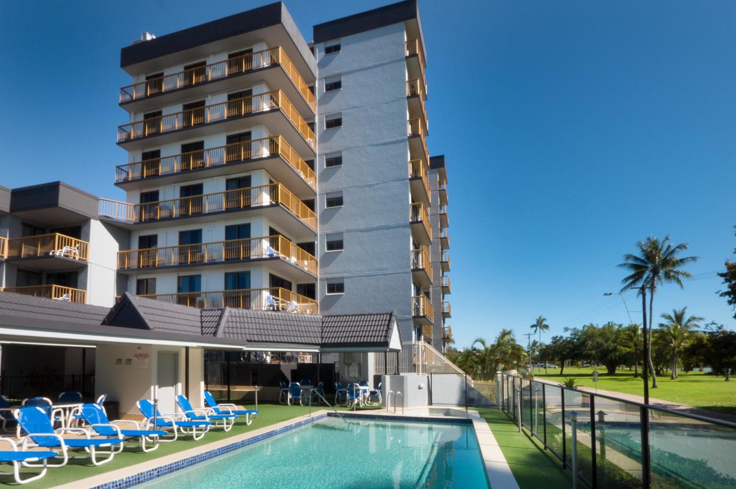 Coral Towers Holiday Suites, Cairns