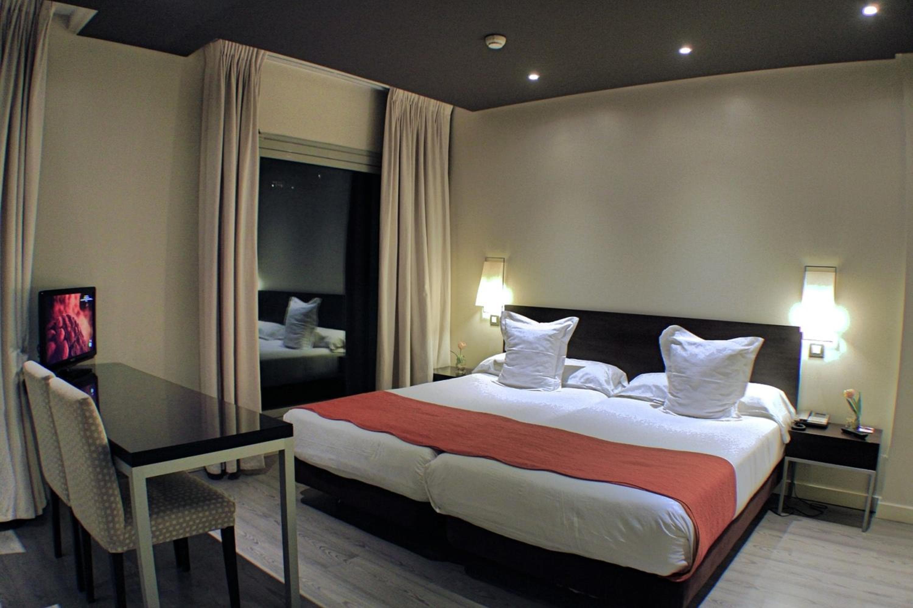 Suites Viena Plaza de España, Madrid, photo 2