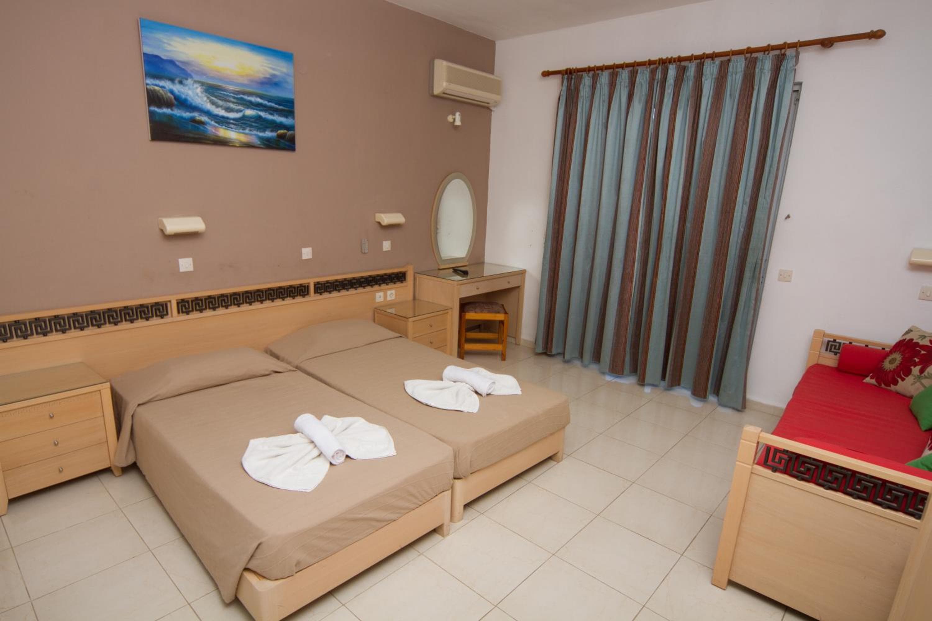 White Palace Studios, Faliraki, photo 2