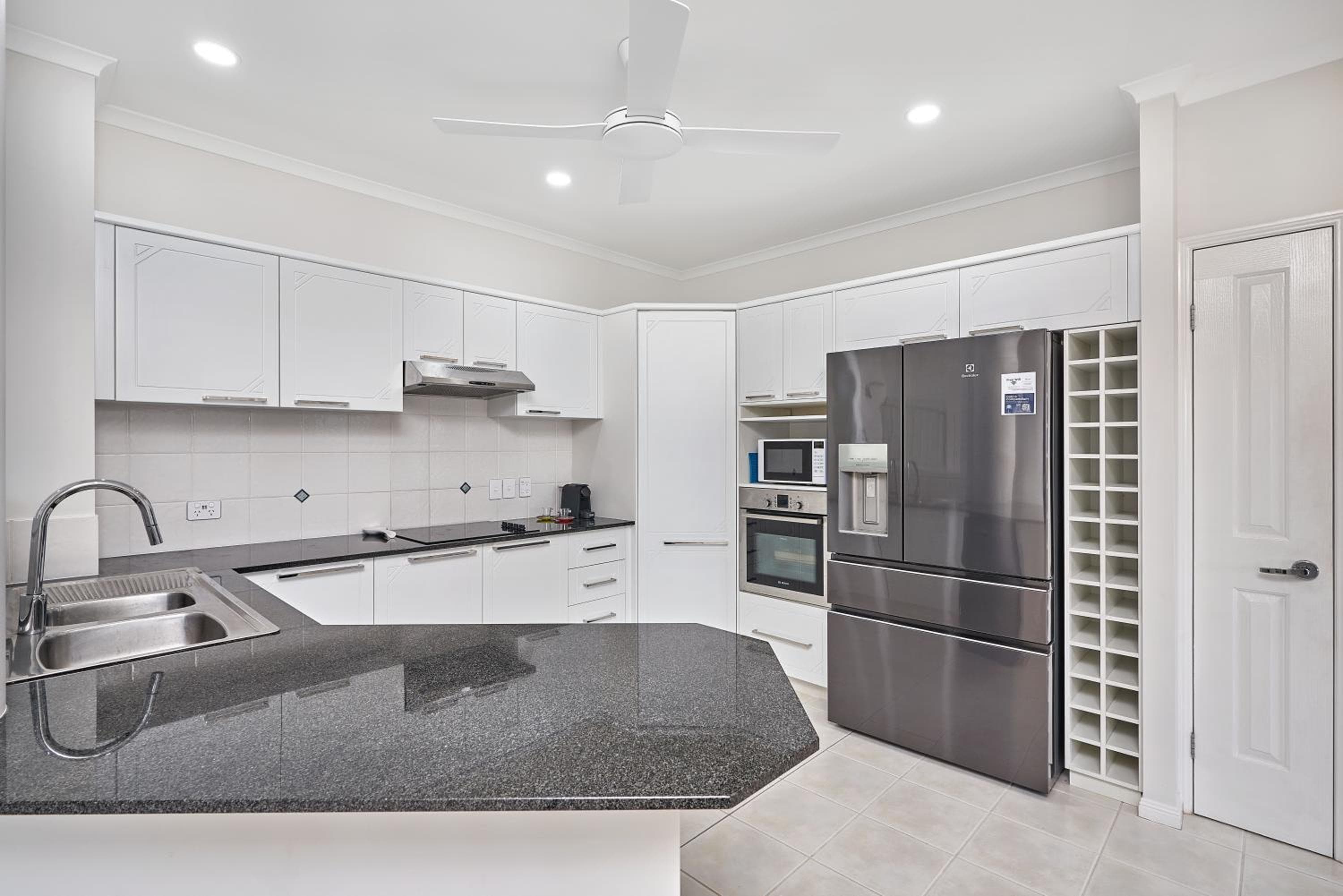 North Cove Waterfront Suites, Cairns, photo 4