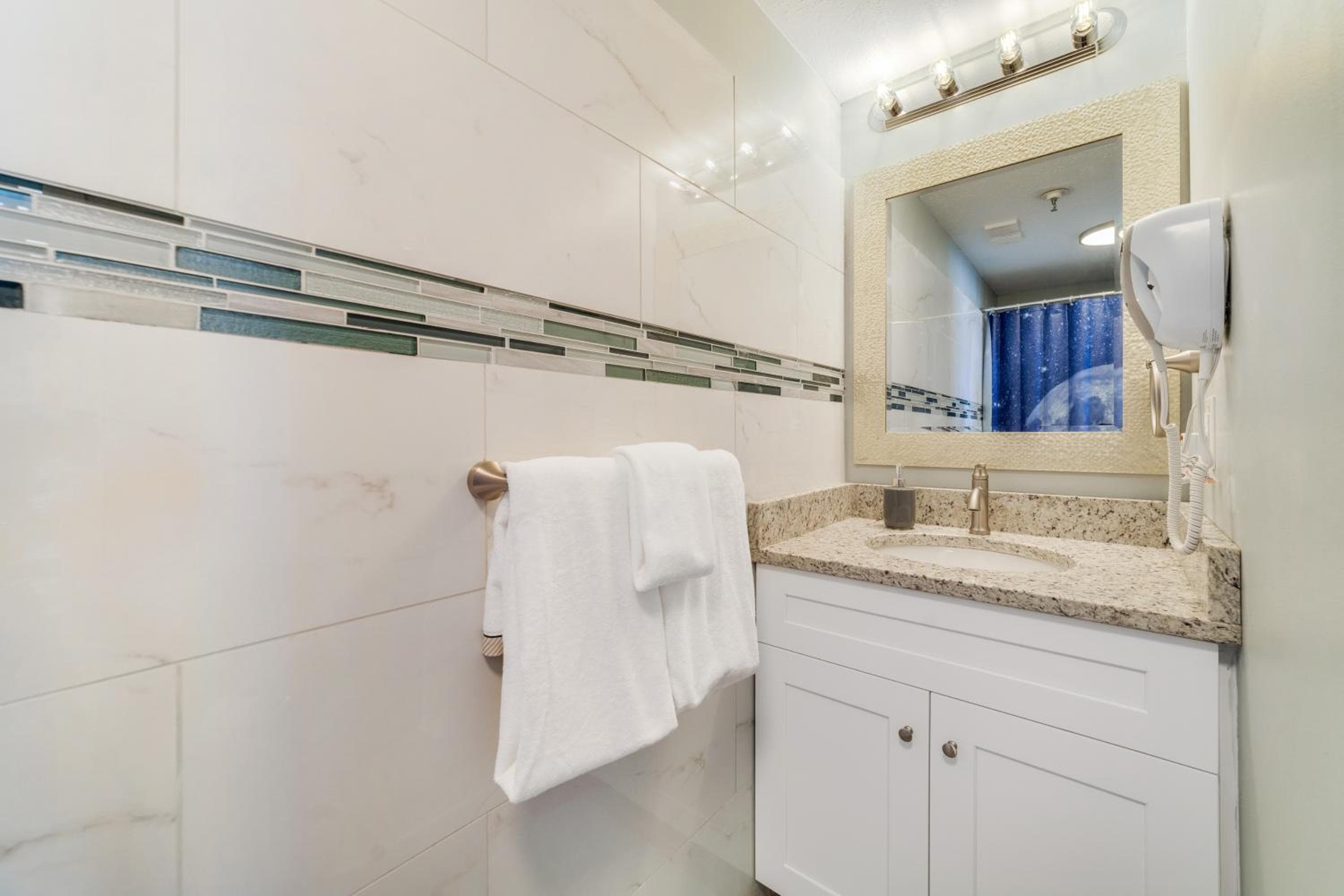 Fabulous Resort Condo with Heated Pool!, photo 3