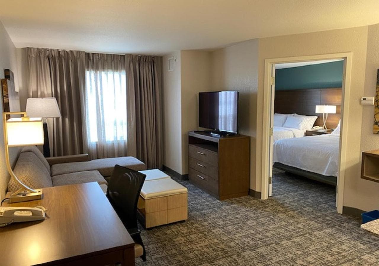 Staybridge Suites - Calgary Airport by IHG, Calgary, photo 2