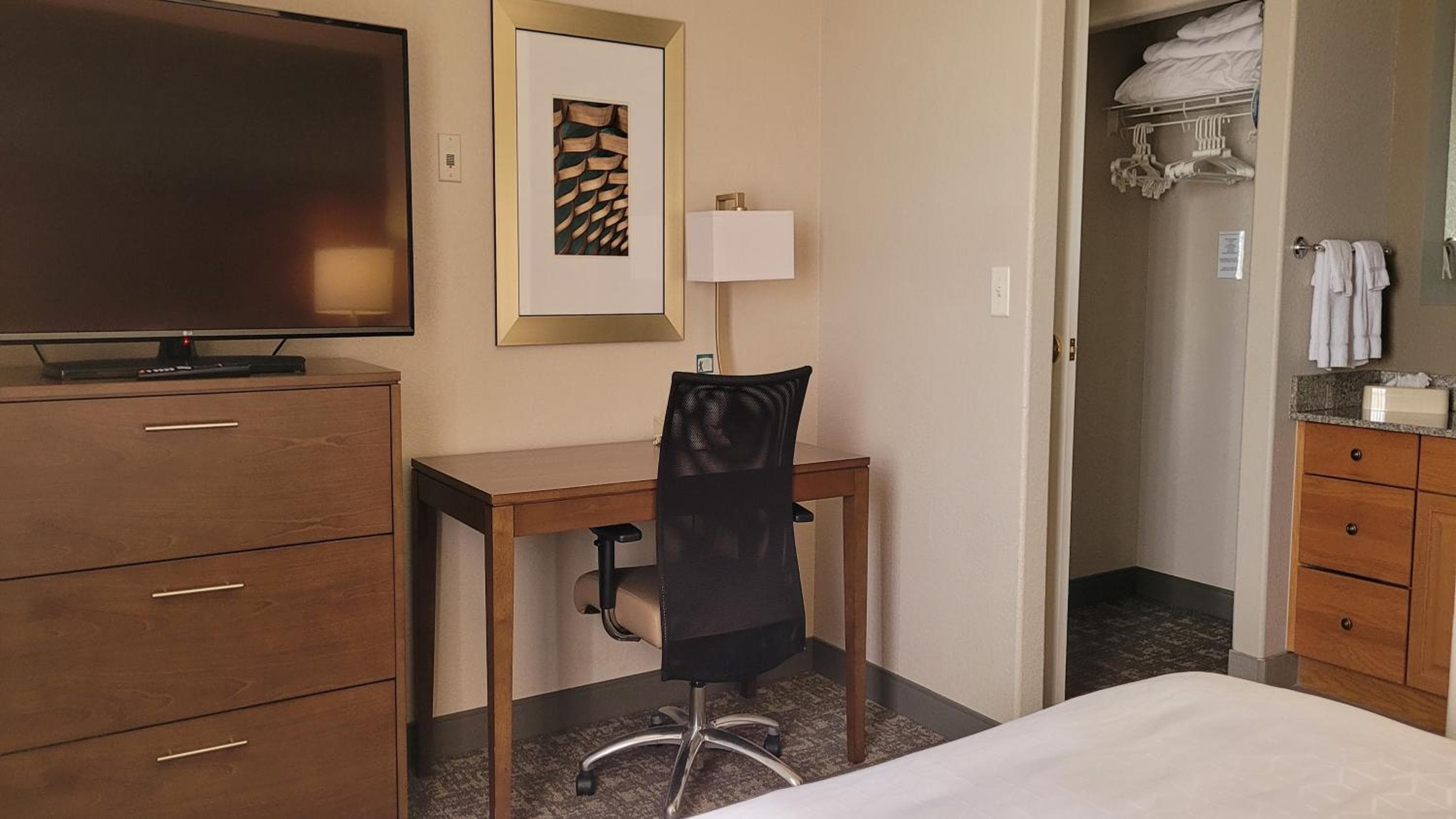 Staybridge Suites - Calgary Airport by IHG, Calgary, photo 5