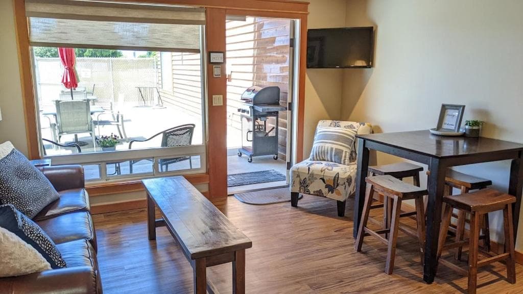 Driftin Cabanas, Chelan, photo 4