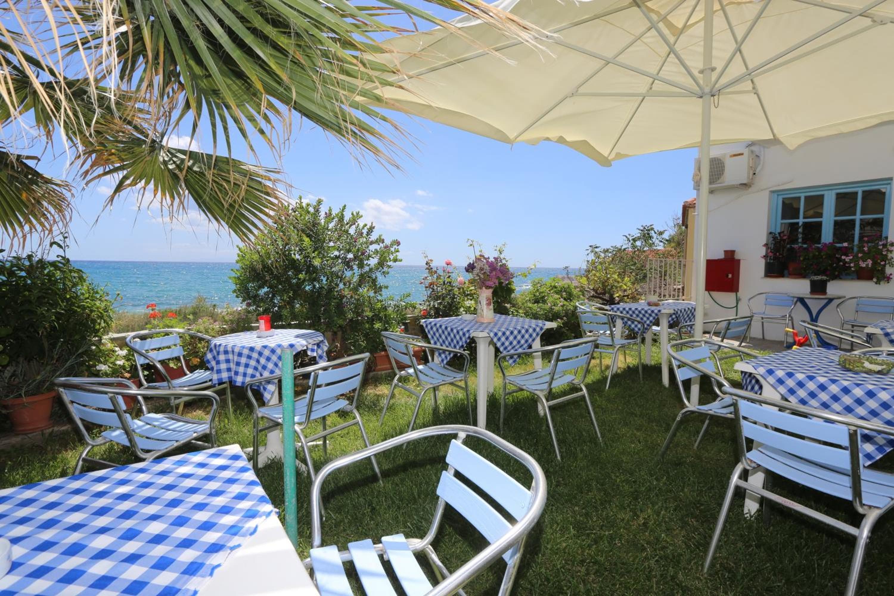 Akrogiali Hotel, Plomarion, photo 5