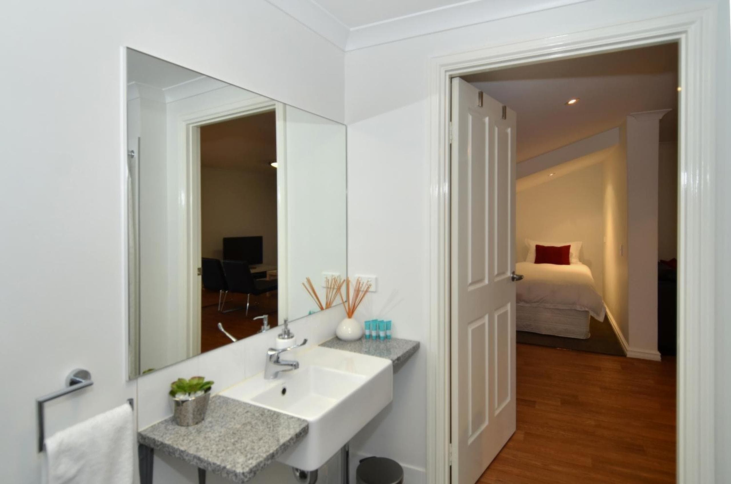 Albany Central Apartments, Albany, photo 6