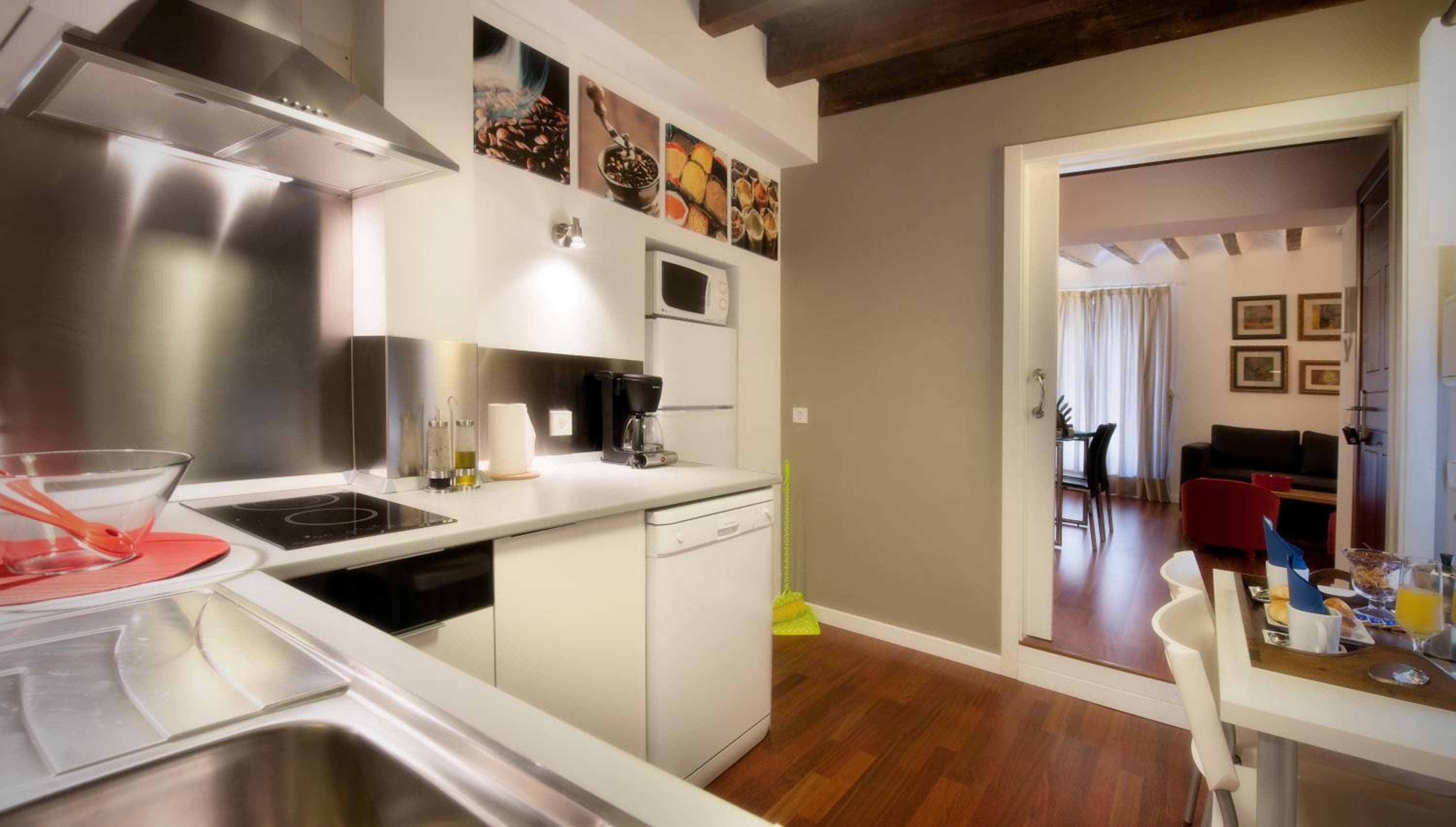 Kitchen at Apartamentos Abad Toledo