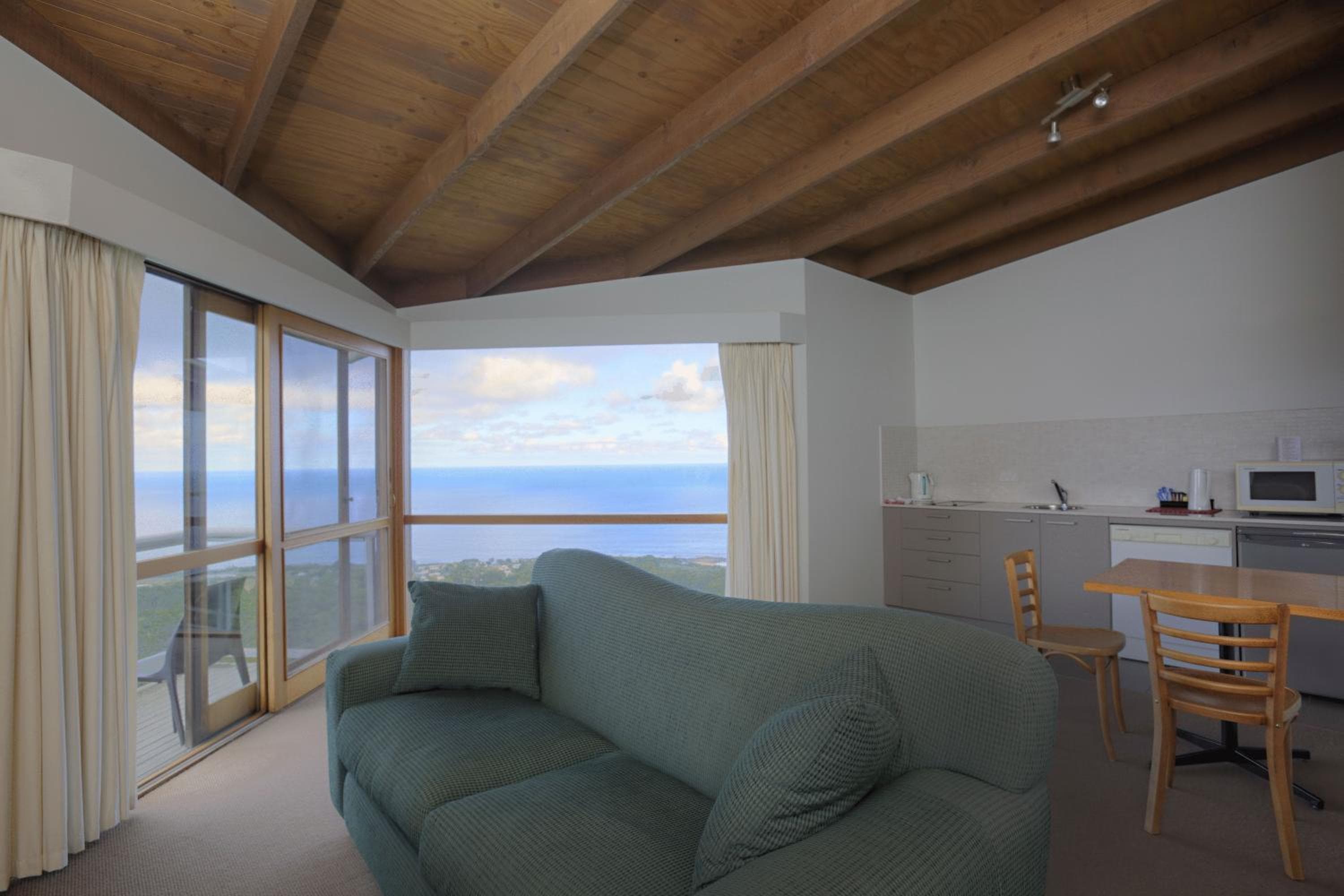 Chris's Beacon Point Restaurant & Villas, Apollo Bay, photo 2