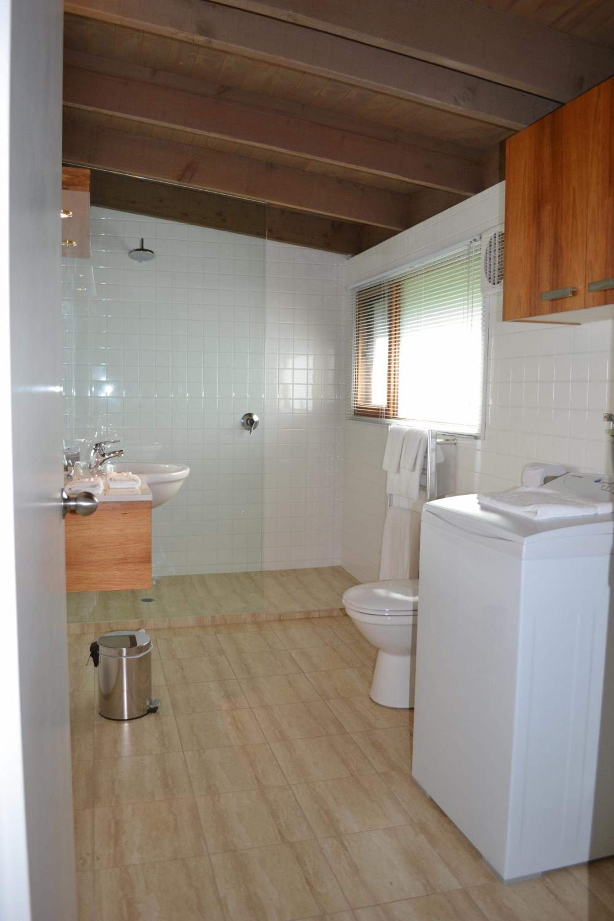 Chris's Beacon Point Restaurant & Villas, Apollo Bay, photo 3
