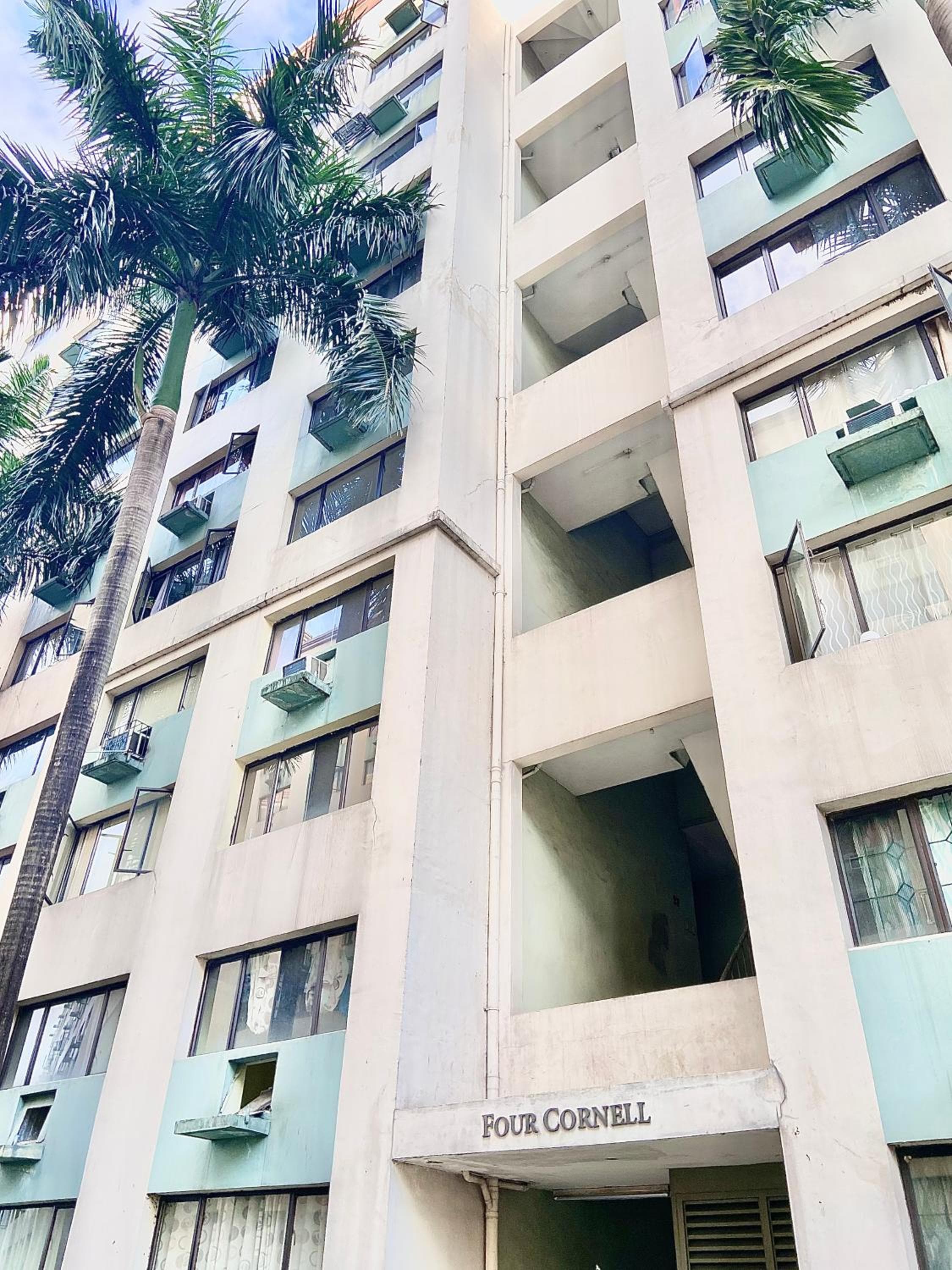 IV’s Condo w/ Netflix, Wifi & Karaoke, Cainta
