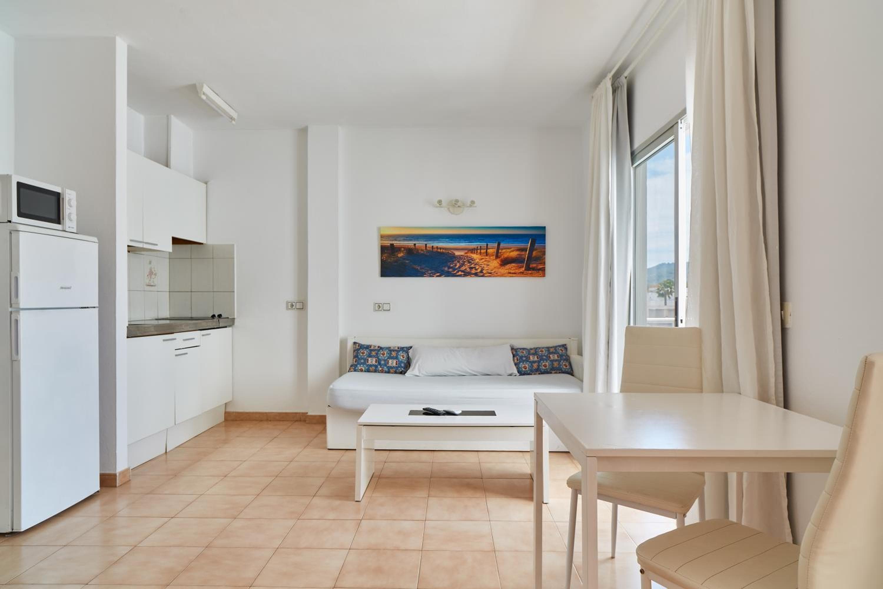 Apartamentos San Antonio Beach, San Antonio Bay, photo 4