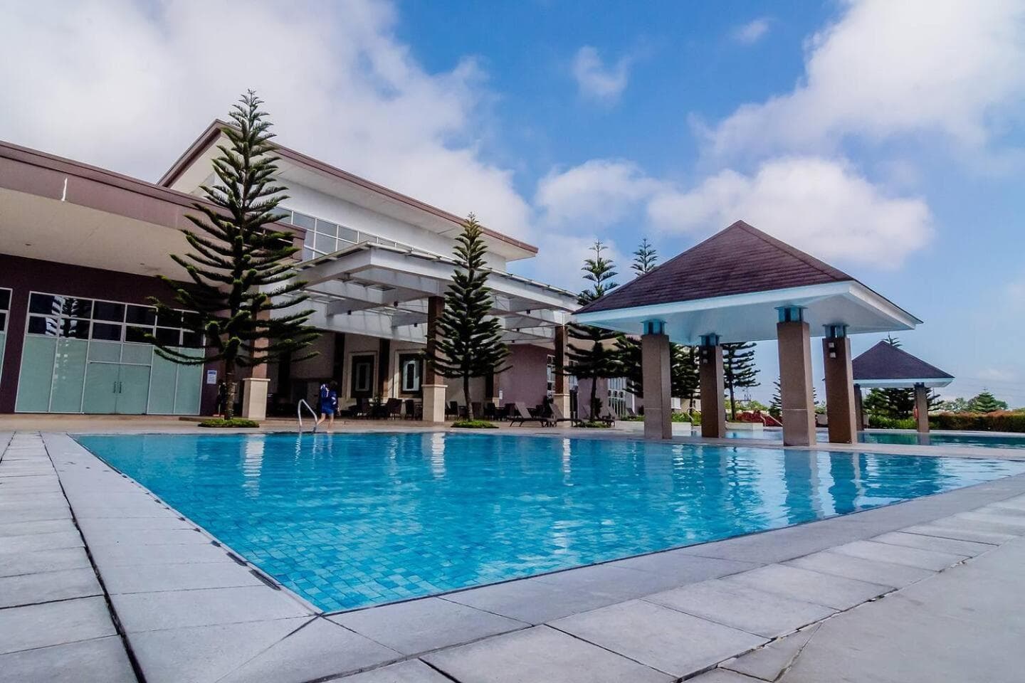 Staycation at Tagaytay 1733 Wind Residences with Taal Lake view WIFI and free parking, Tagaytay, photo 3