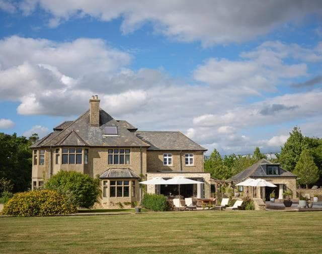 The Lakes By YOO, Lechlade