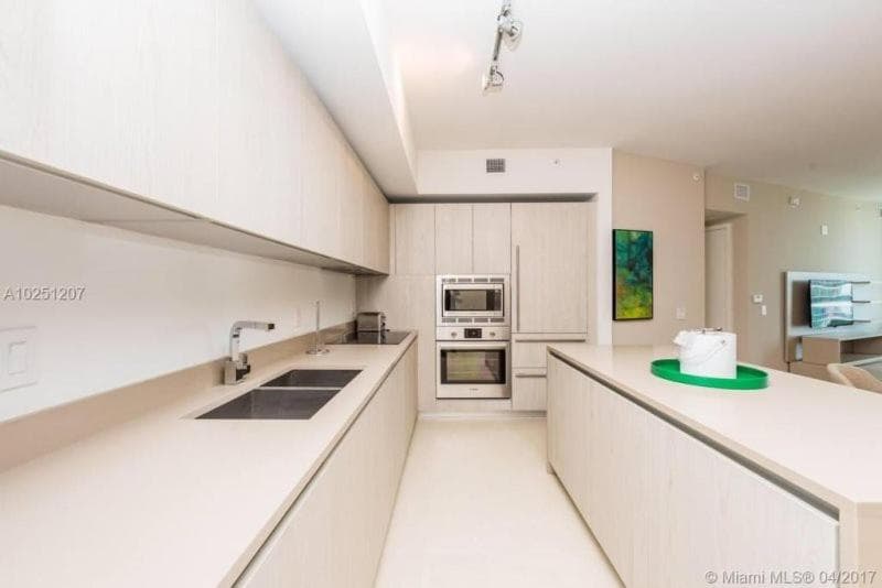 Modern Beachfront Condo with Stunning Ocean View, Hollywood, photo 2