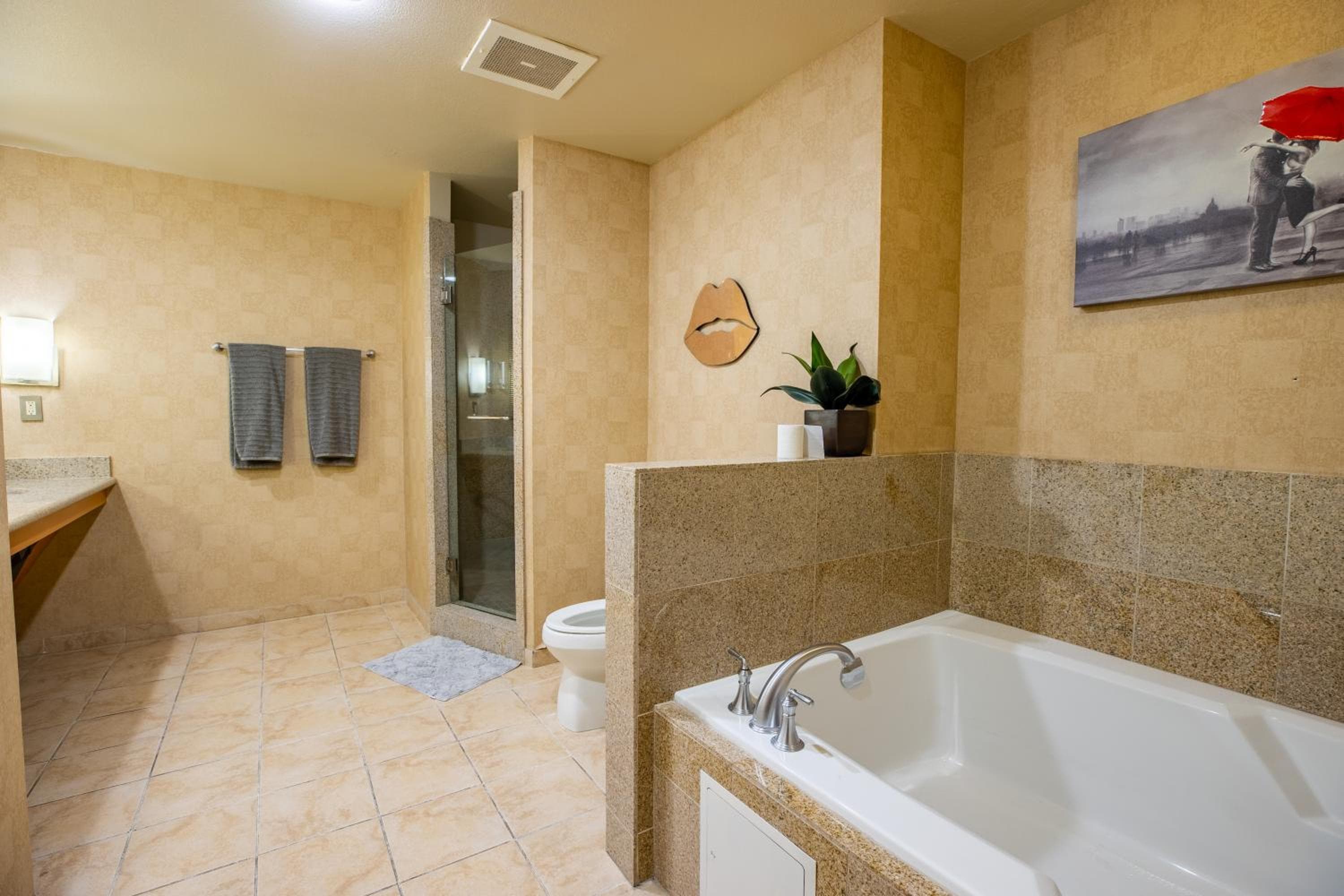 2100 SqFt Penthouse Suite W/ Strip Views! POOL GYM, Las Vegas, photo 6