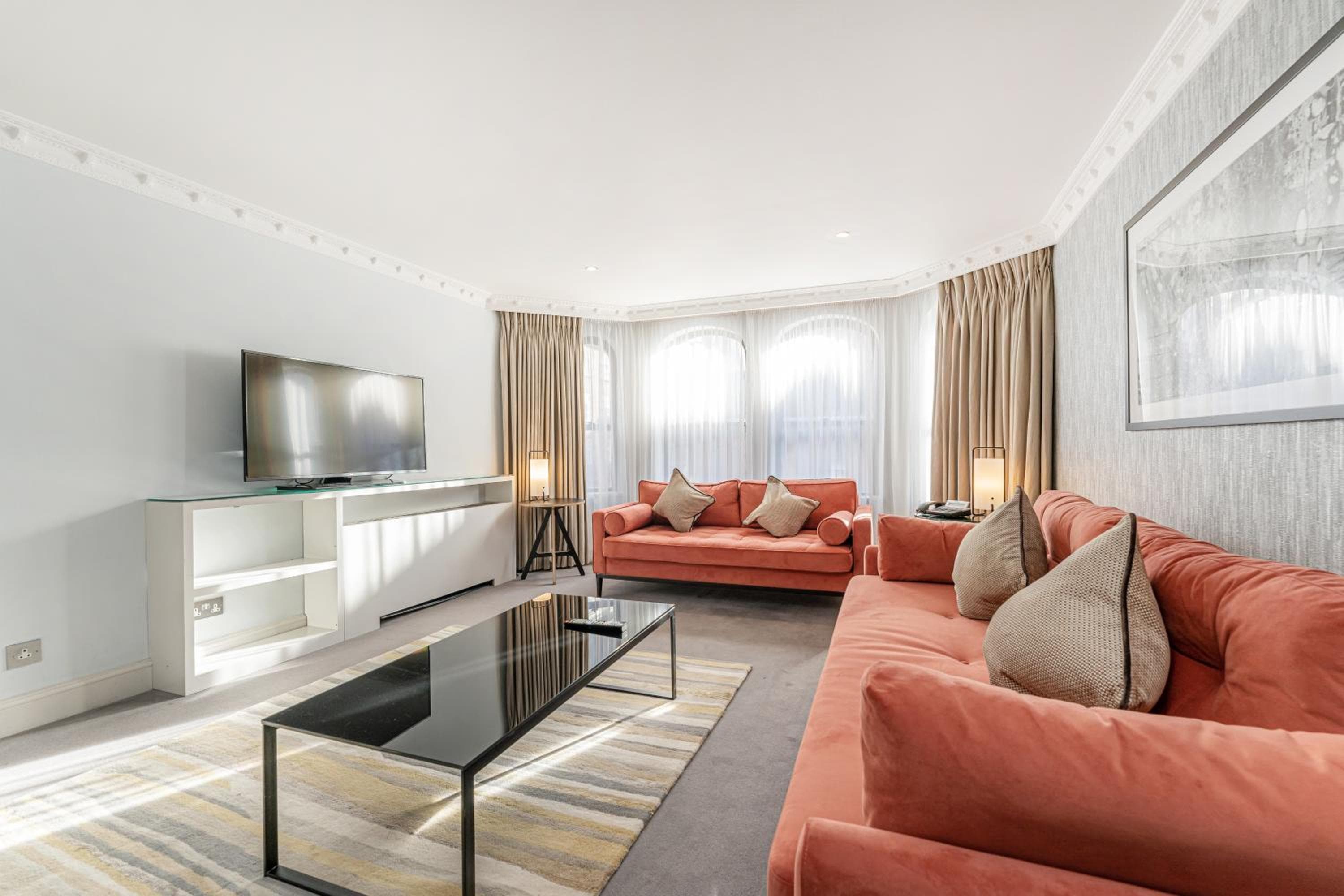 Mayfair House, London, photo 2