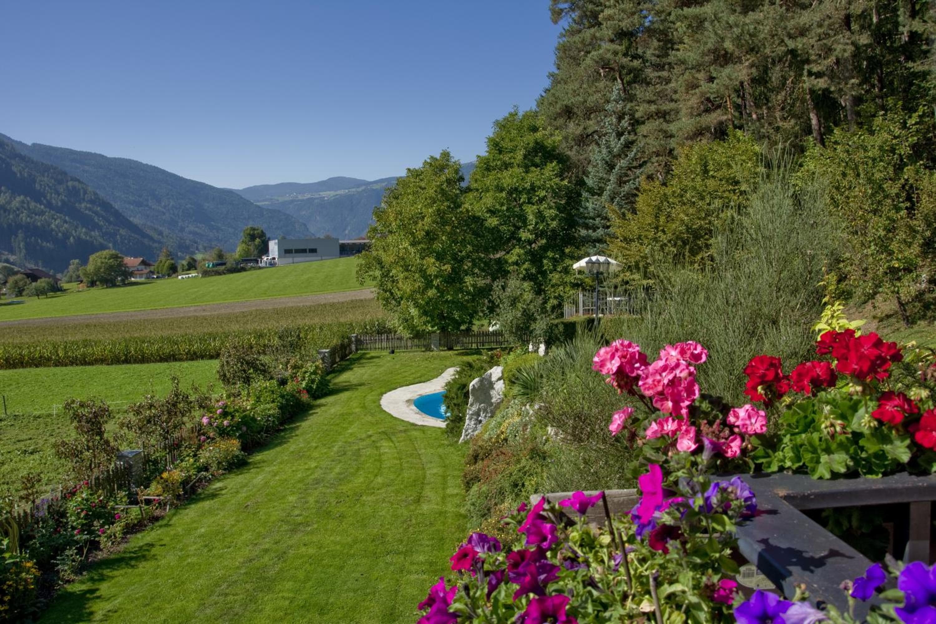 Residence Obermoarhof - Family Apartments with Pool & Playground, Vandoies, photo 4