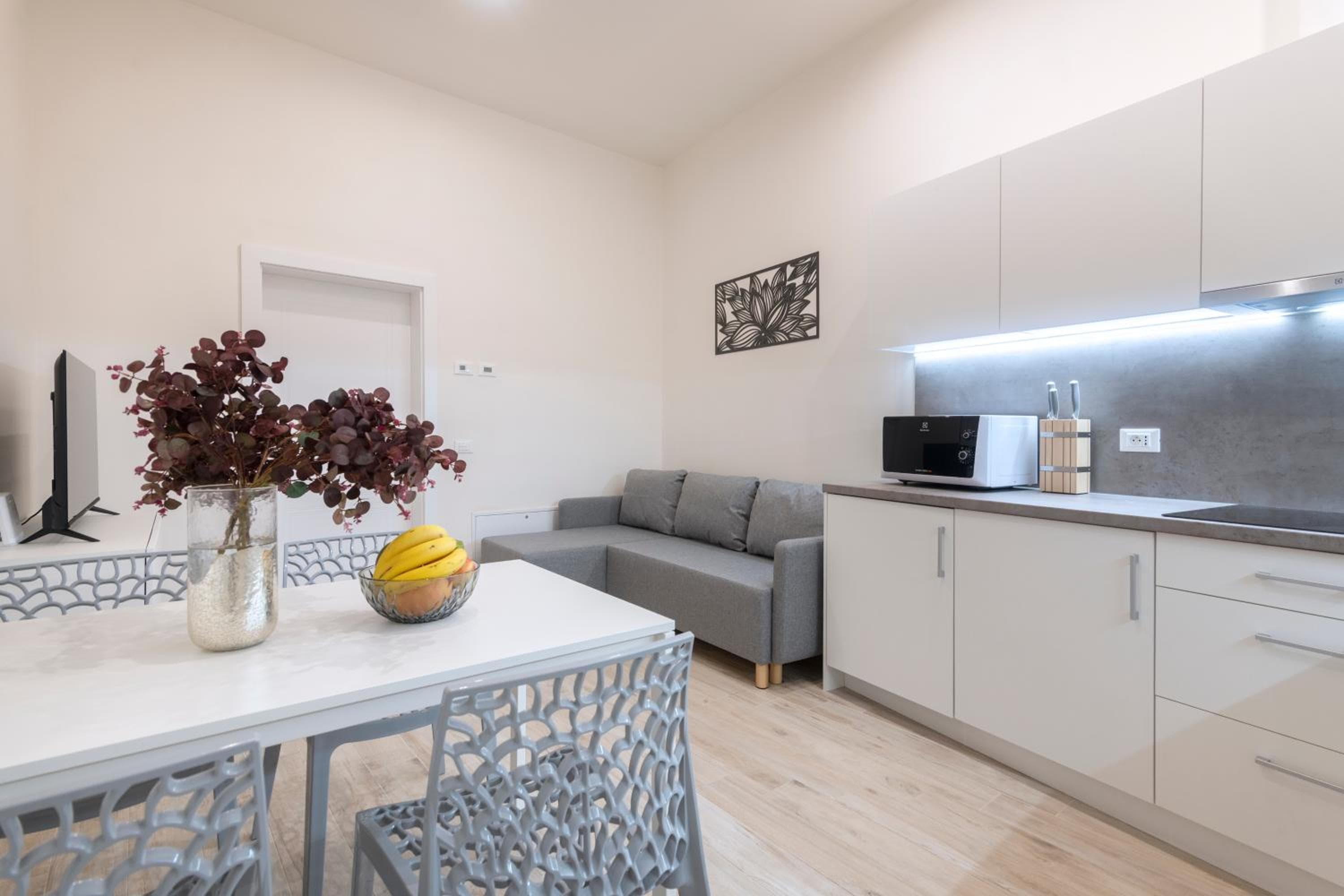 Kinsky Garden Apartments and Suites by Dwellfort, Prague, photo 2