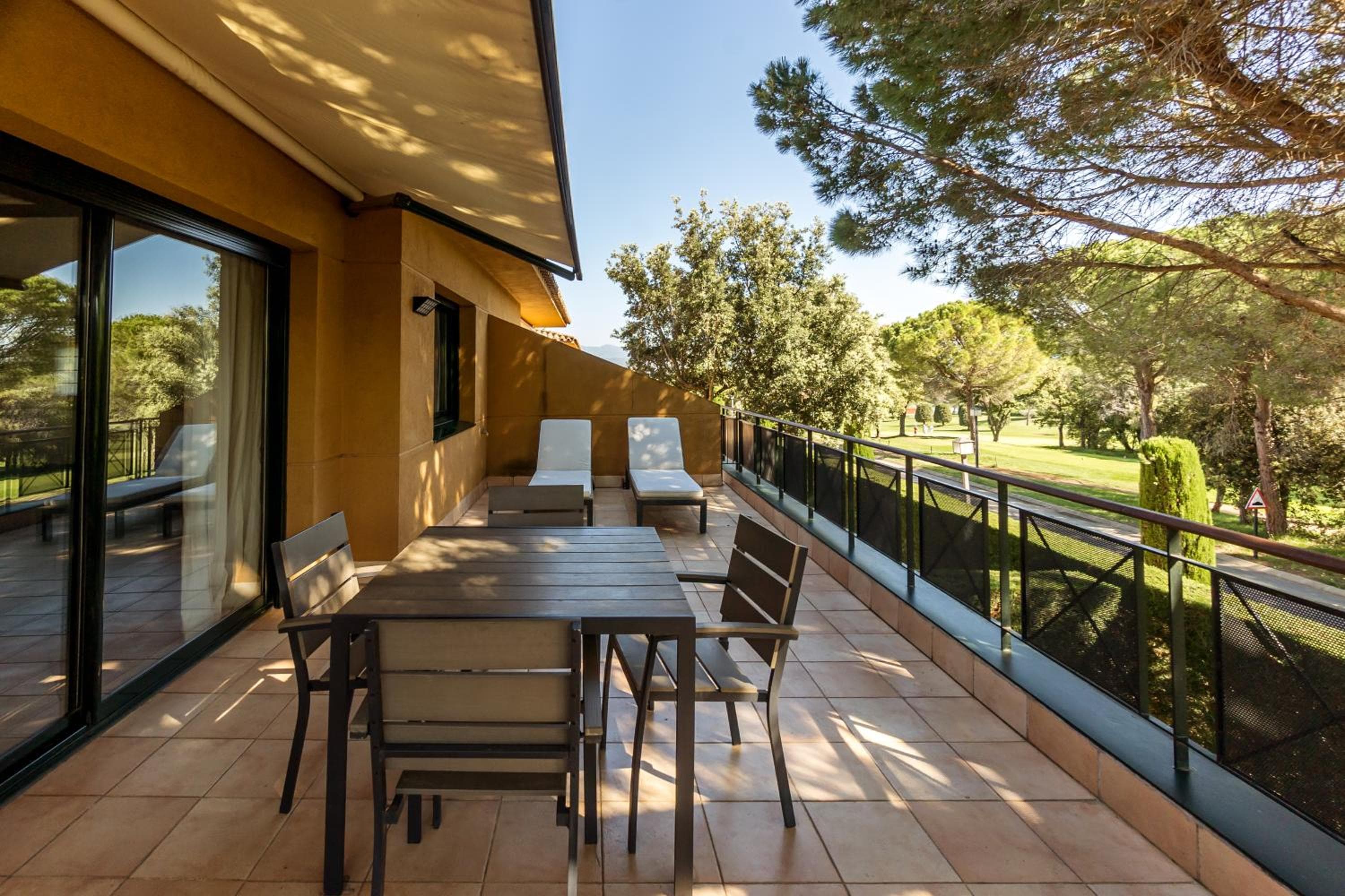 Apartahotel Suites Vila Birdie, Figueres, photo 3