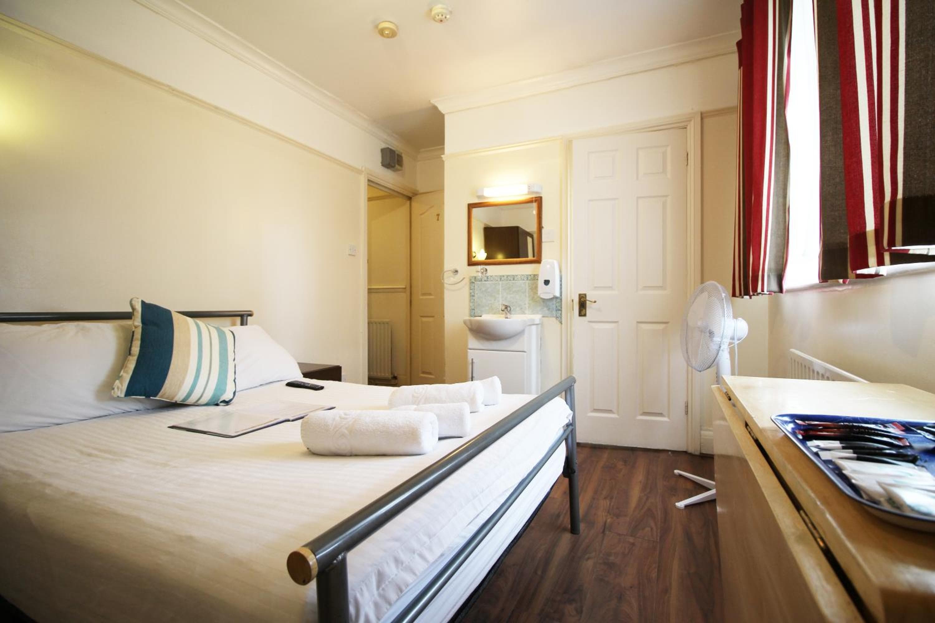 Flexistay Norbury Aparthotel, London, photo 4