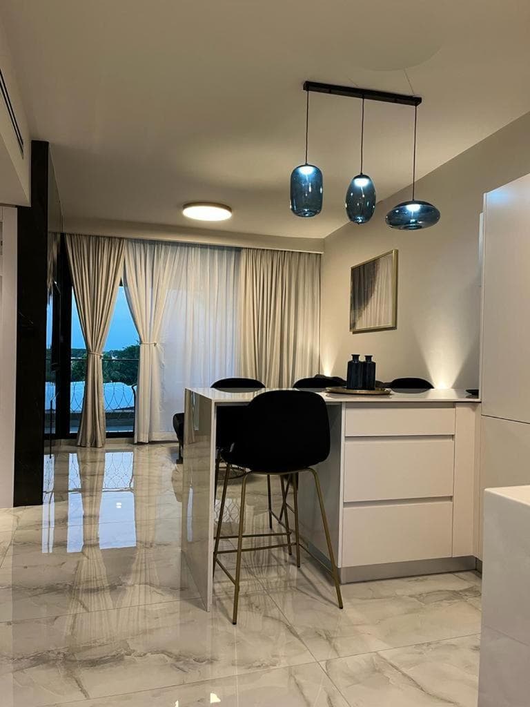 Liz suite, Caesarea